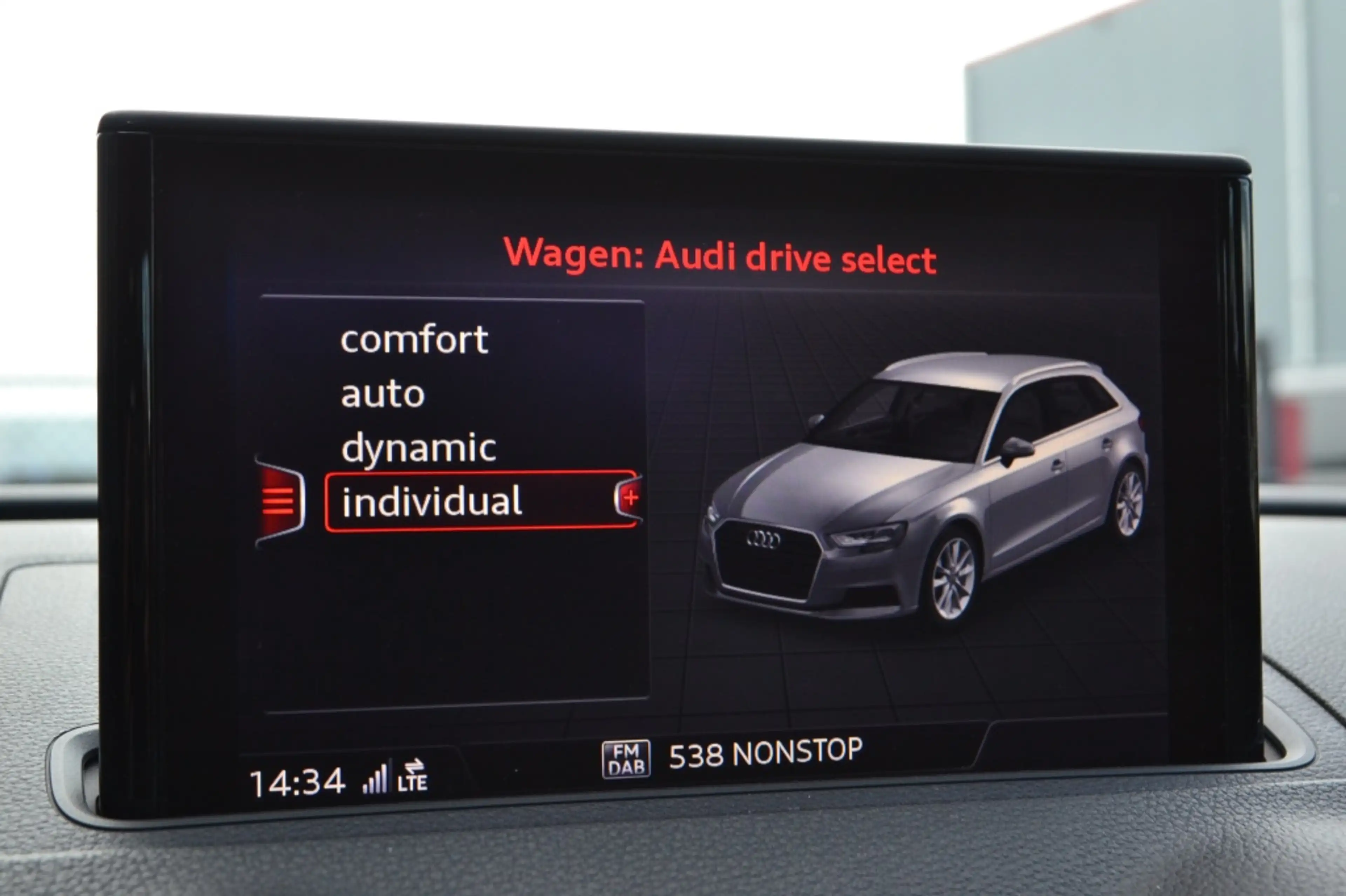Audi A3 Sportback 30 TFSI De.PL.+ — photo 31