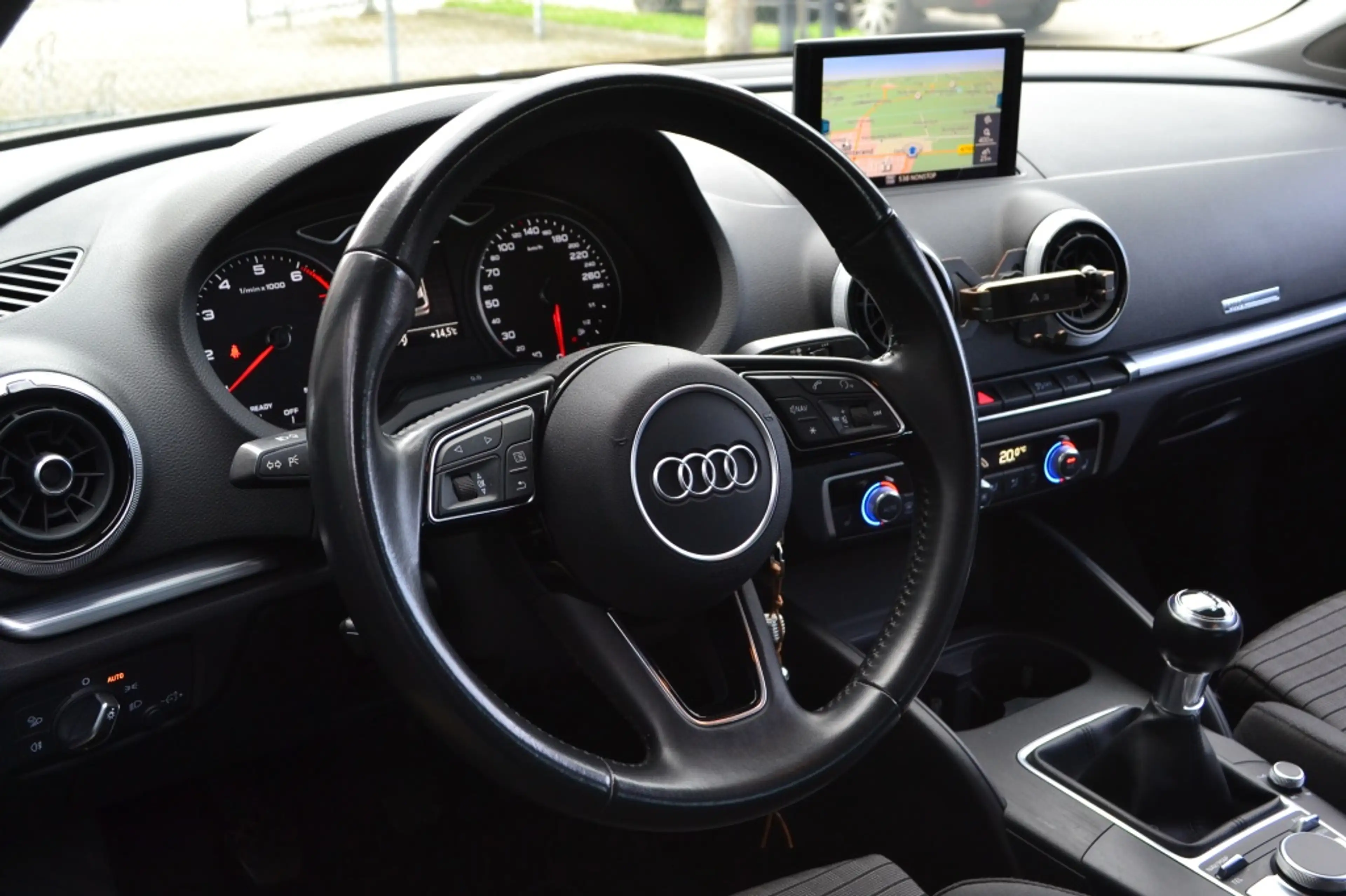 Audi A3 Sportback 30 TFSI De.PL.+ — photo 26