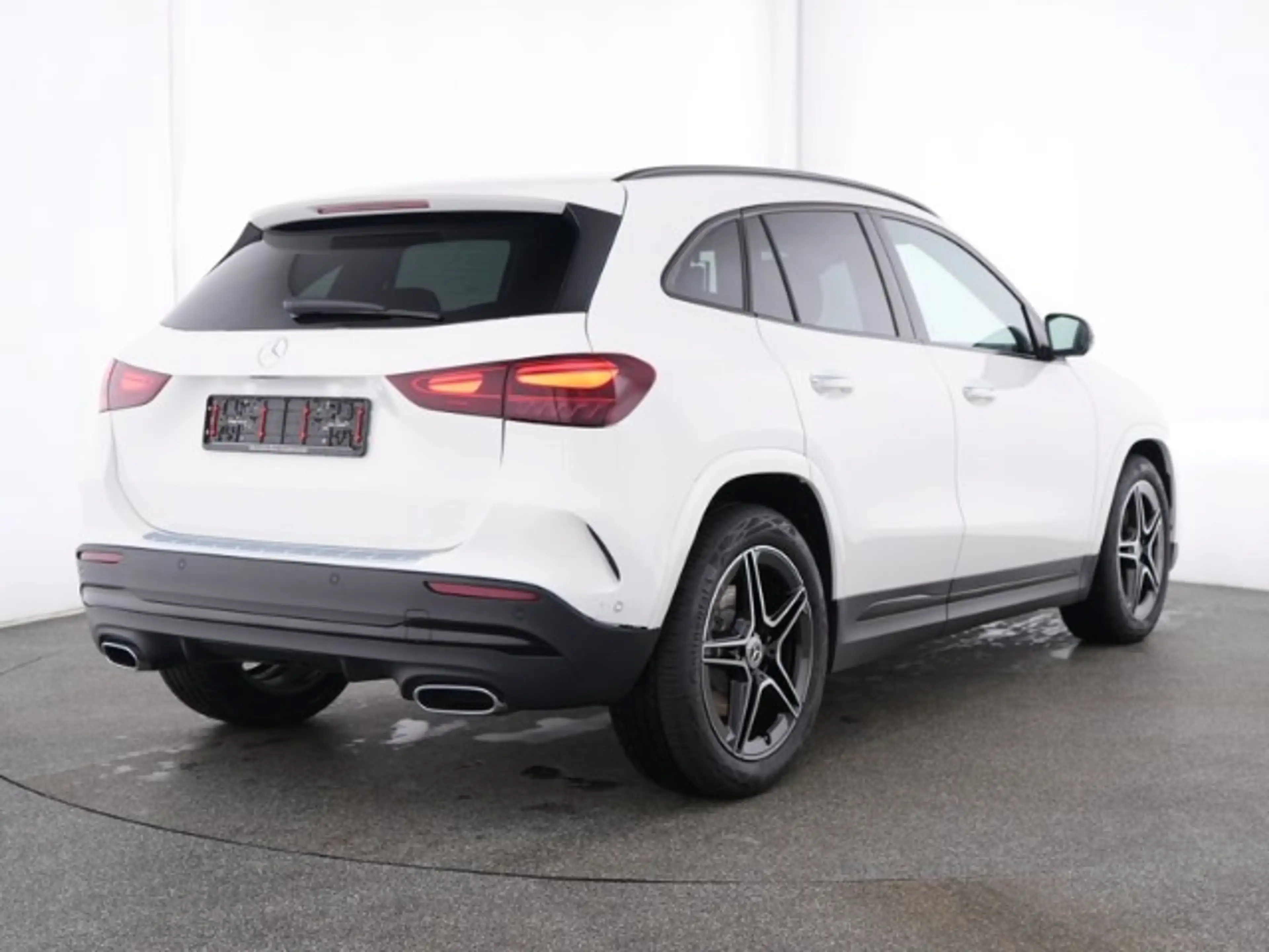 Mercedes-Benz GLA 220 d 4Matic AMG Line Premium+ Night Fahrassist — photo 3