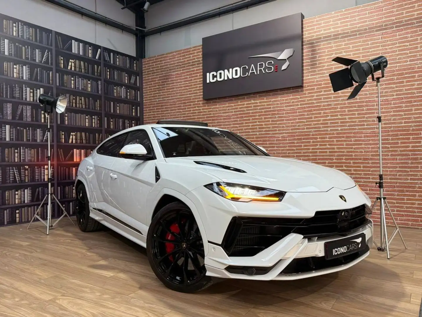 Lamborghini Urus 4.0 V8 S Wit - 2