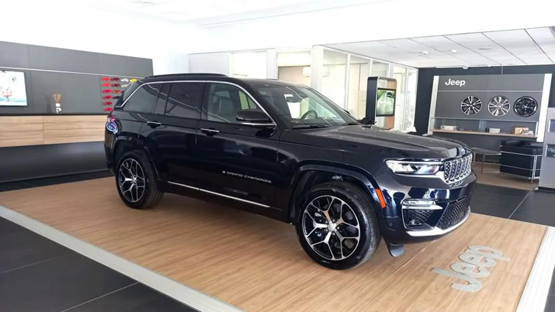 Jeep Grand Cherokee 2.0 PHEV ATX 4xe Summit Reserve Noir - 1