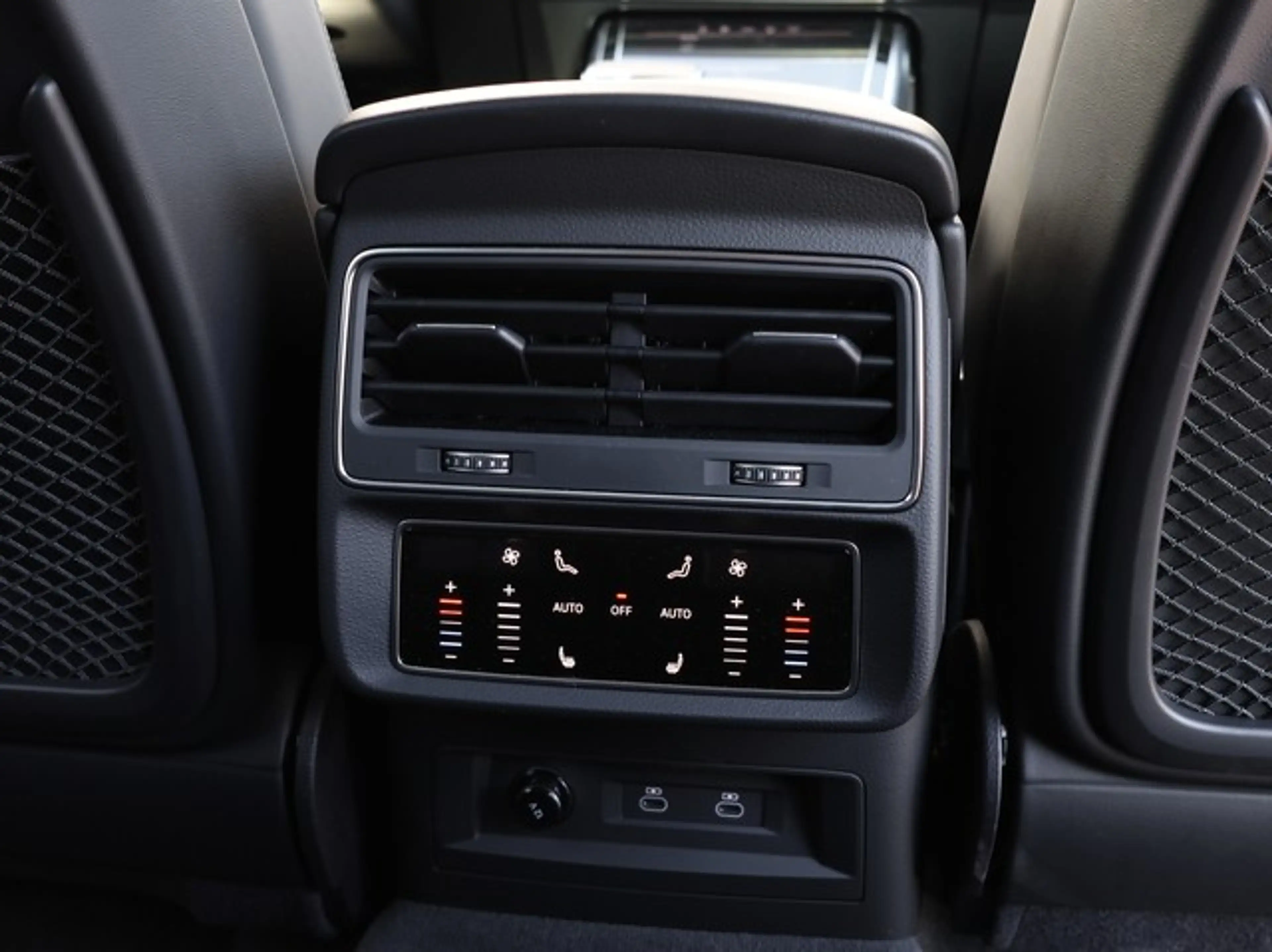 Audi RS Q8 RSQ8 LM23 B&O ACC Pano Laserl. RS-Sportabgas. — photo 14