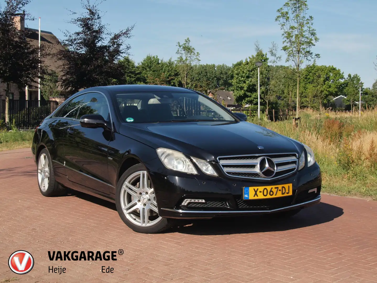 Mercedes-Benz E 350 Coupé CGI Elegance youngtimer | 6 cilinder  | Auto Zwart - 1