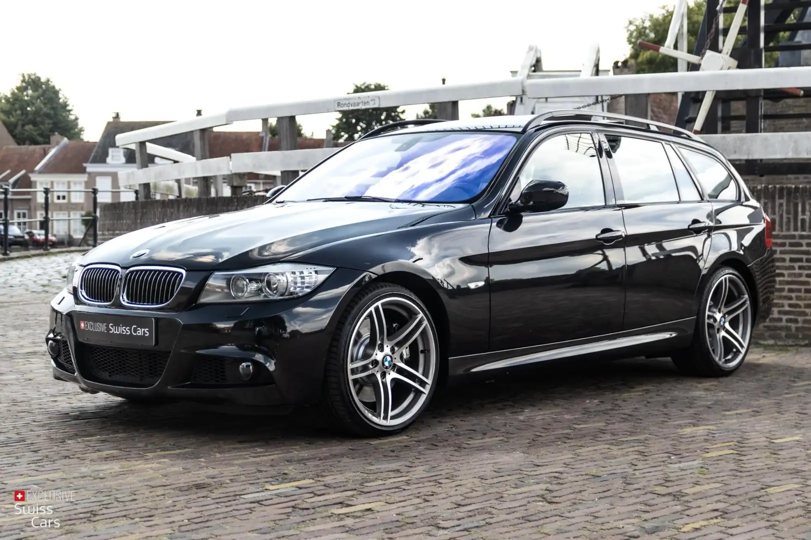 BMW 335 3-serie Touring 335xi High Executive|Pano.|M-pakke Zwart - 1