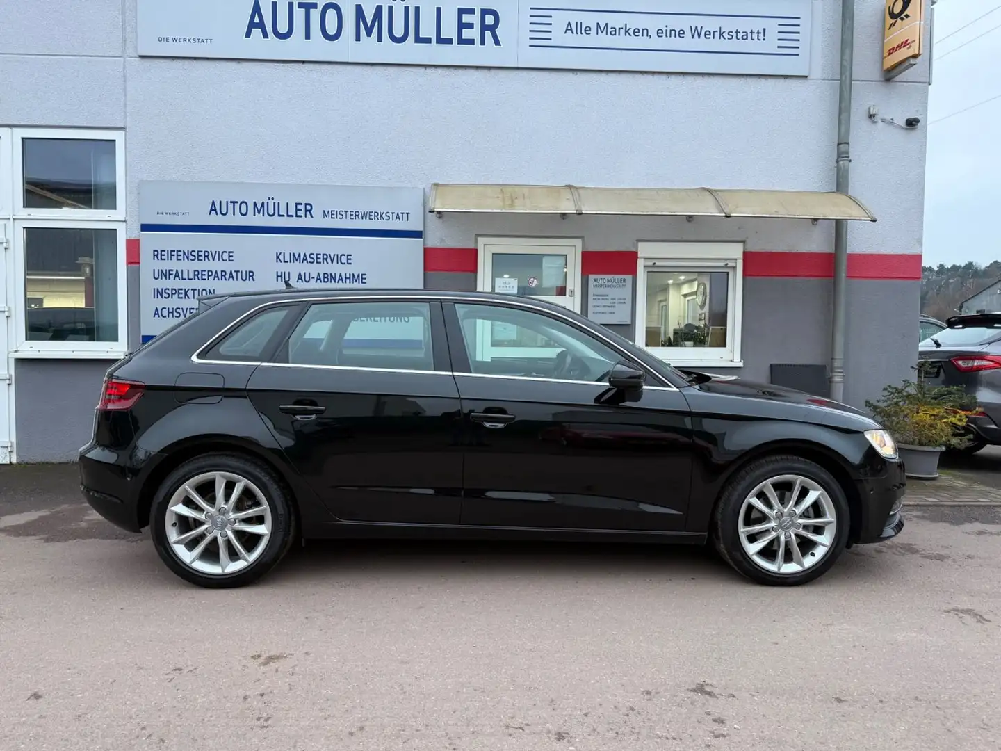 Audi A3 Sportback ambiente ultra Navi Sitzheizung Schwarz - 2