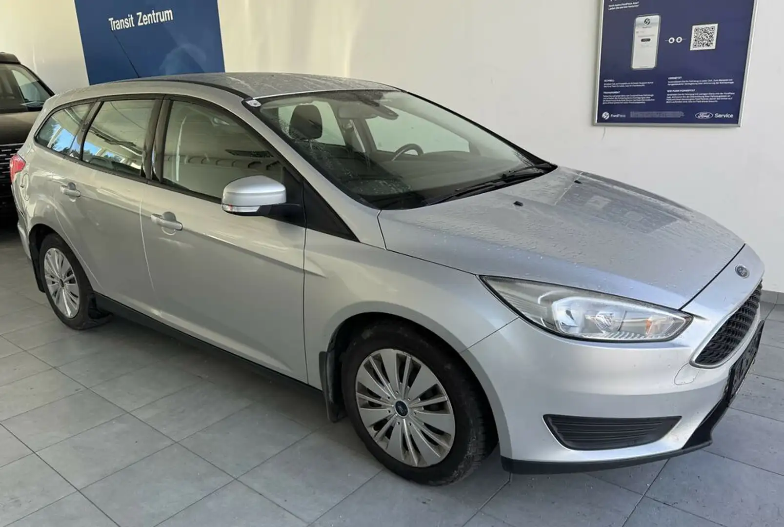 Ford Focus Trend Vermittlungsverkauf Argent - 2