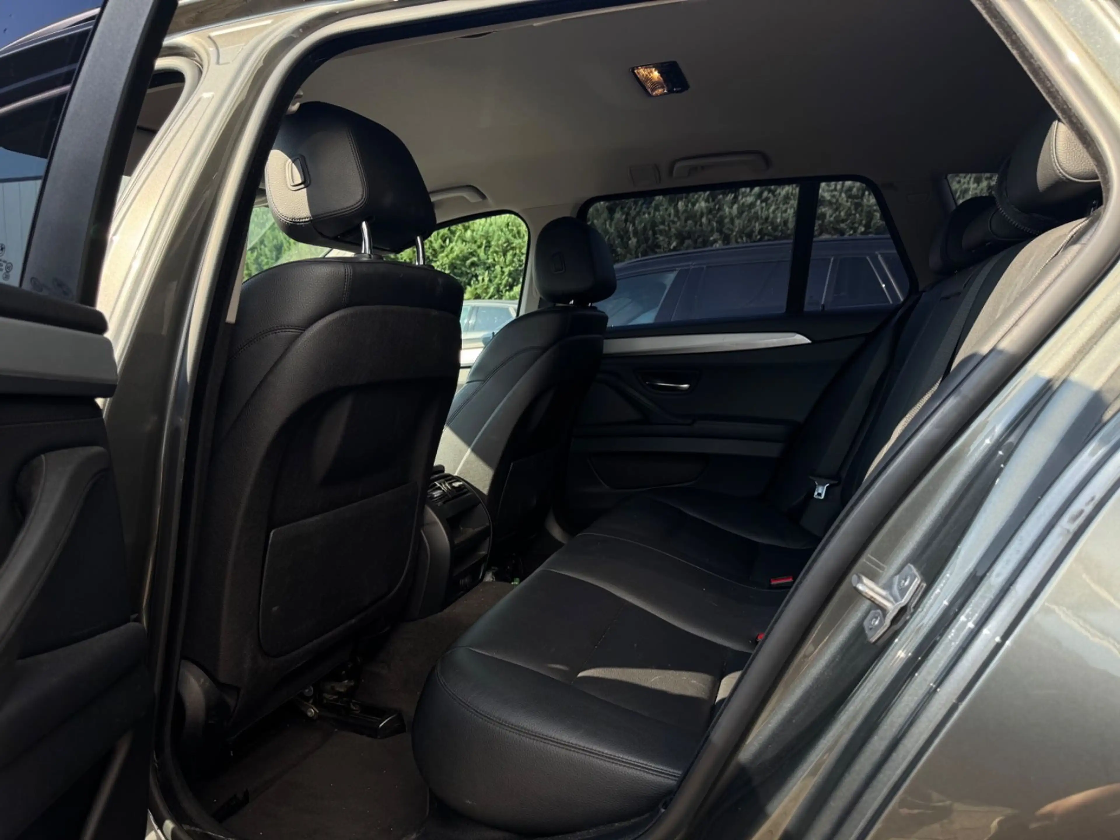 BMW 525 d Touring* xDrive*LEDER*NAVI*BI-XENON*18 ZOL — photo 7