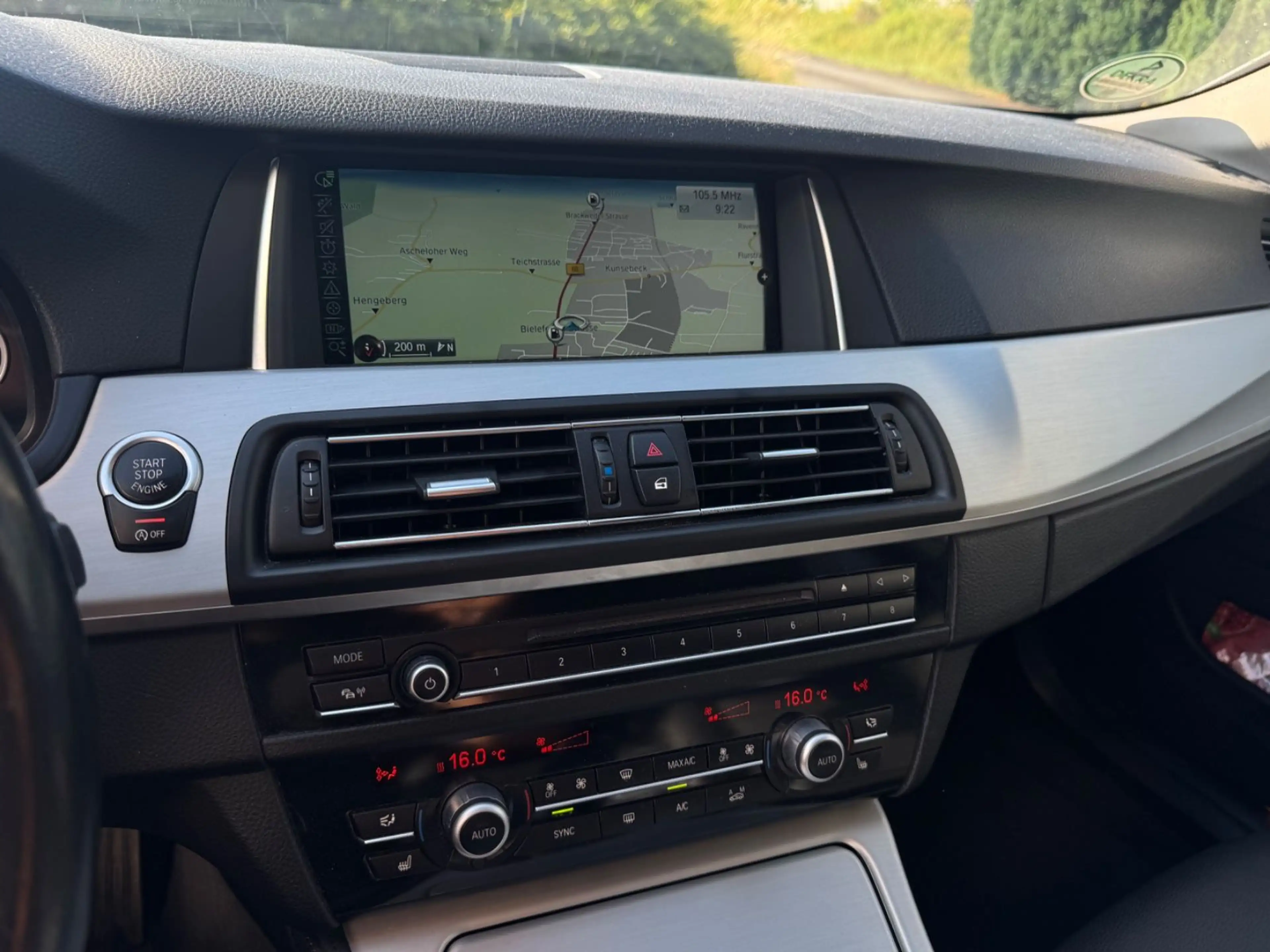 BMW 525 d Touring* xDrive*LEDER*NAVI*BI-XENON*18 ZOL — photo 12