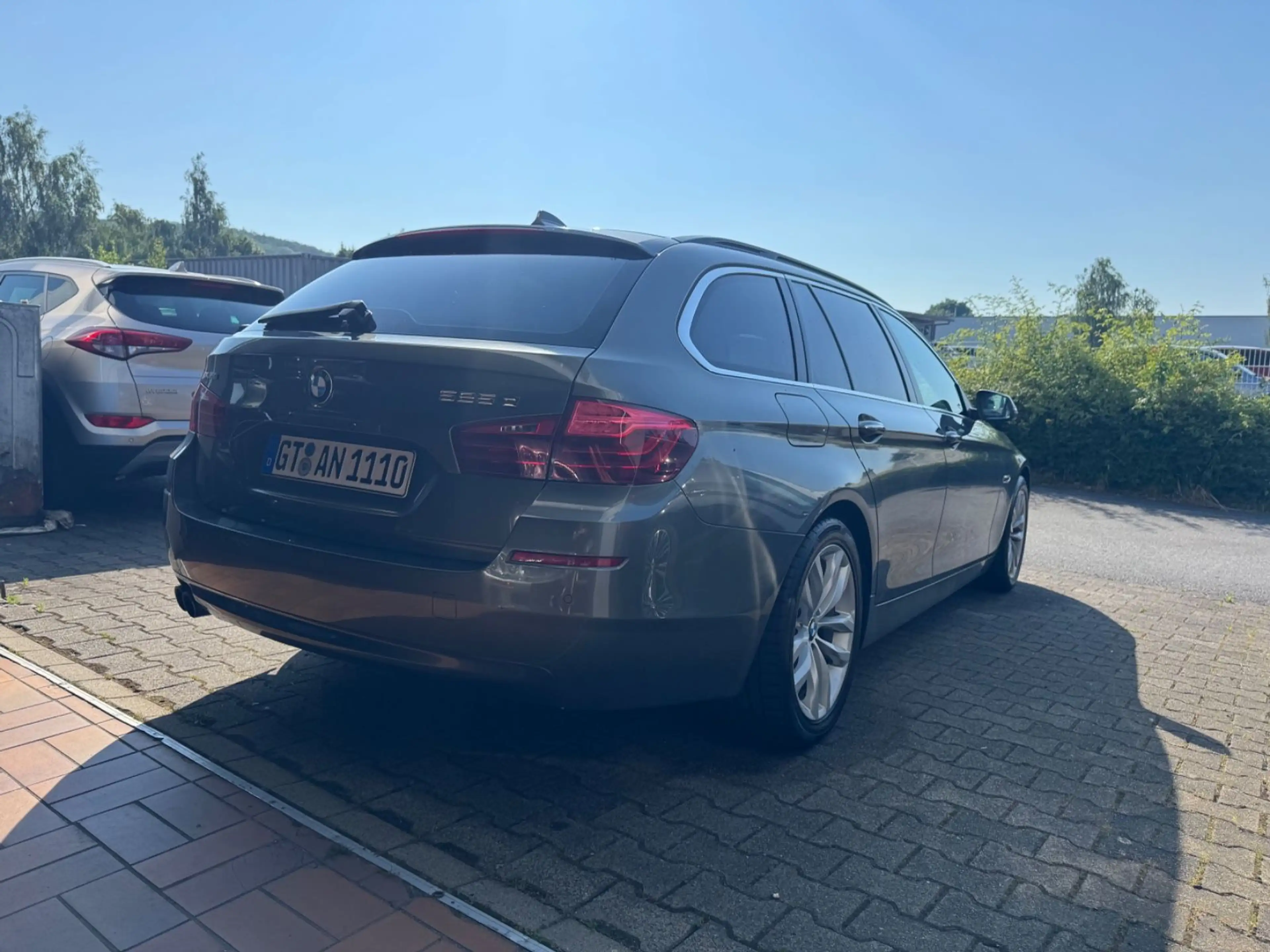 BMW 525 d Touring* xDrive*LEDER*NAVI*BI-XENON*18 ZOL — photo 3