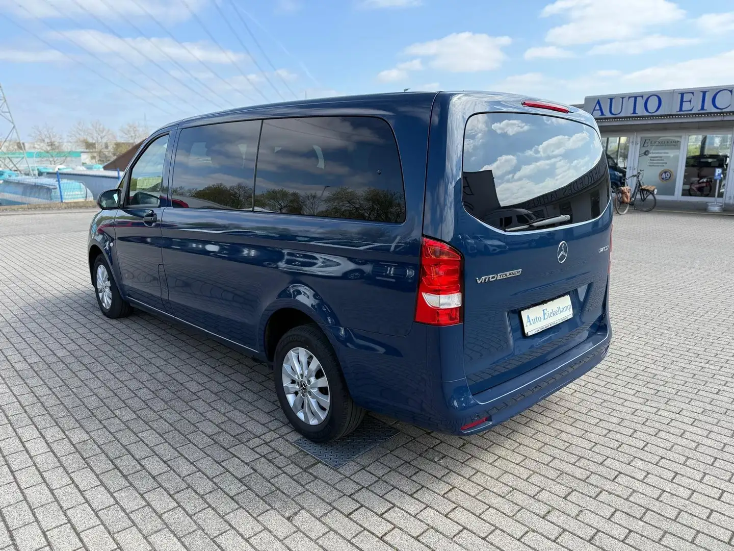 Mercedes-Benz Vito 114 BT 9G Edition Tourer Pro lang RFK NAVI SHZ Blauw - 2