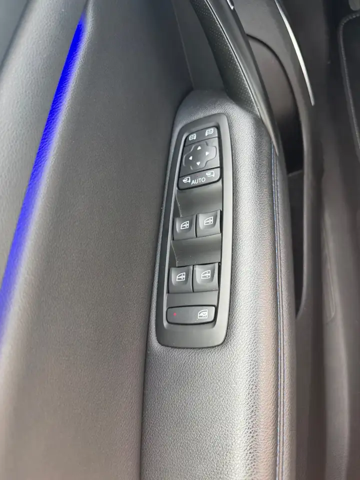 Renault Megane Berline — photo 15