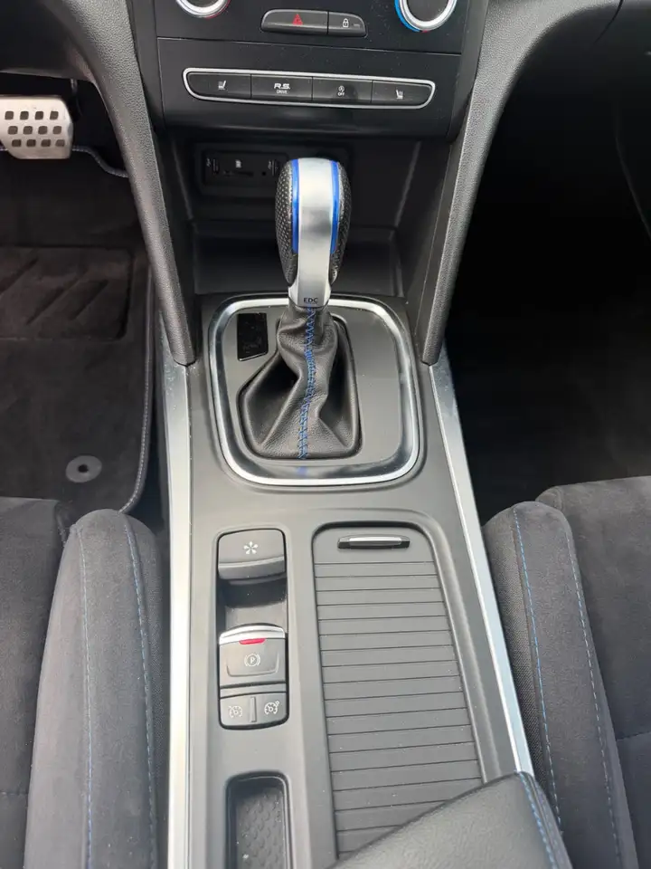 Renault Megane Berline — photo 12