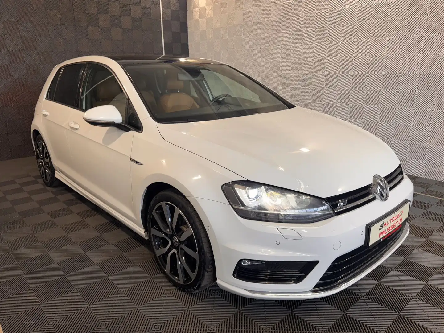 Volkswagen Golf VII Lim.*R-LINE*ACC-PANO-BI XENON-SPORTSITZ Weiß - 1