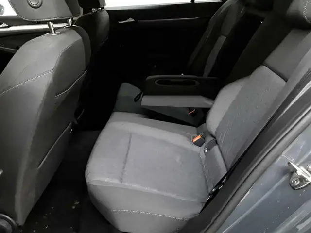Volkswagen Golf view 13