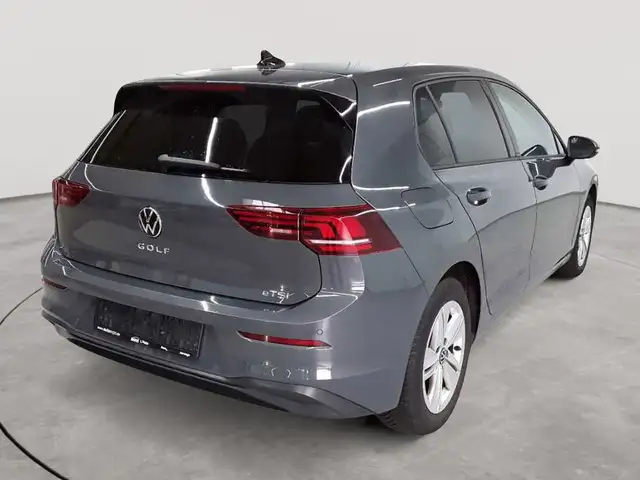 Volkswagen Golf view 4