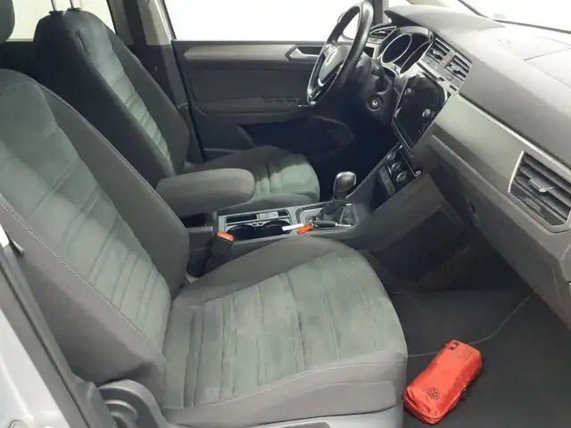Volkswagen Touran view 8