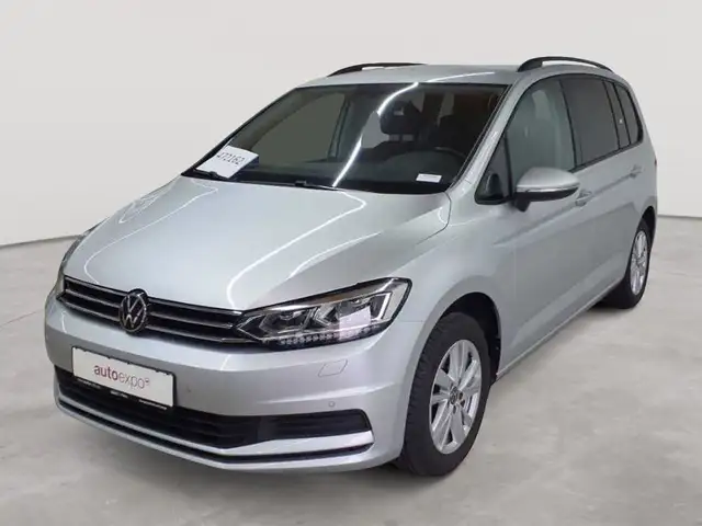 Volkswagen Touran view 2