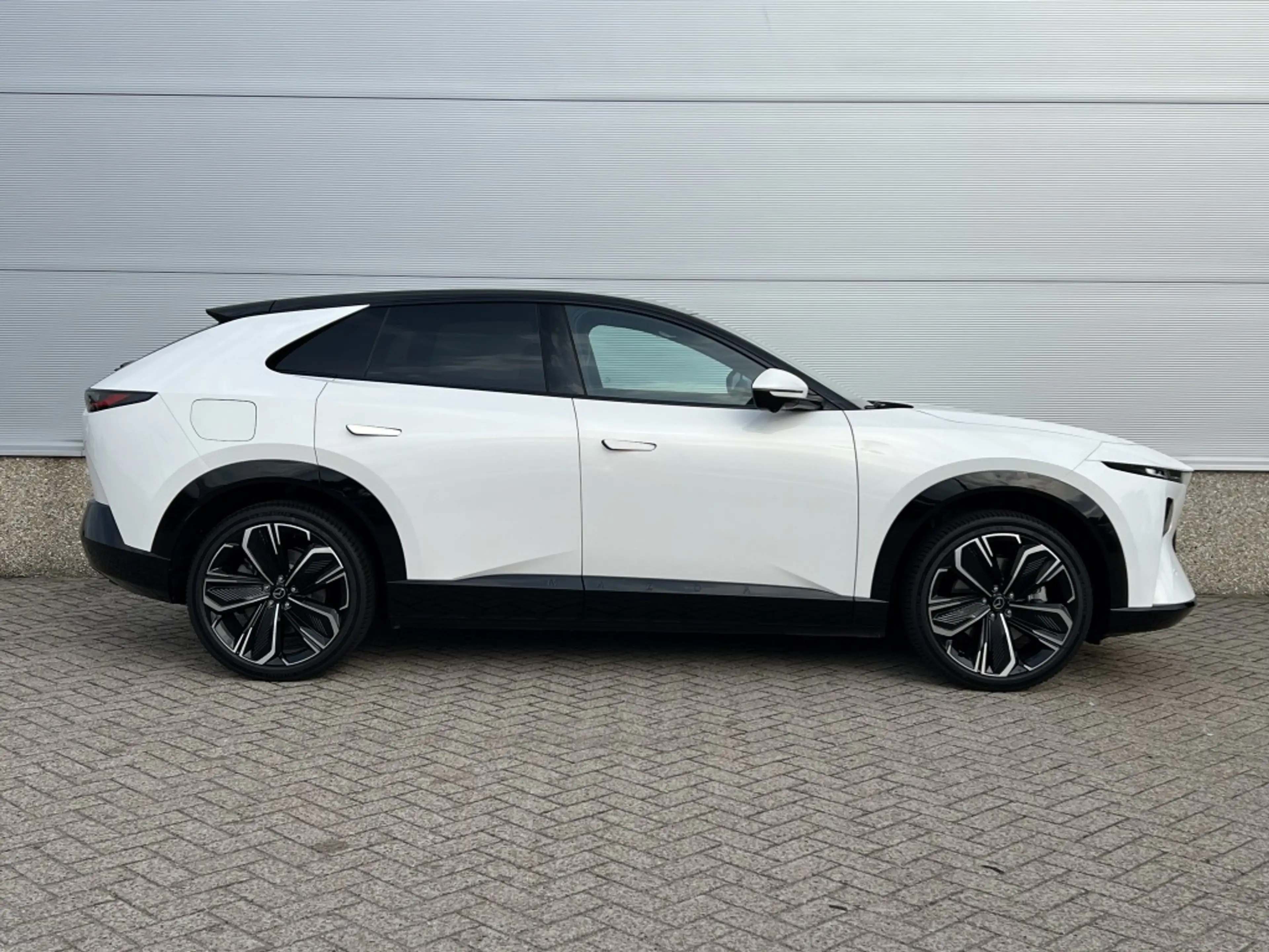 Mazda CX-6e Takumi 78 kWh — photo 10