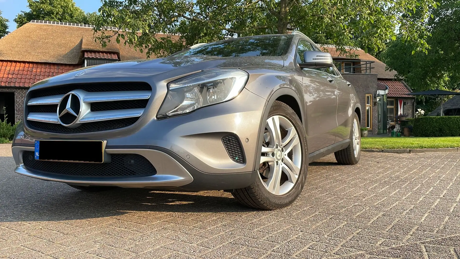 Mercedes-Benz GLA 220 Klasse 2.1 CDI Grijs - 2