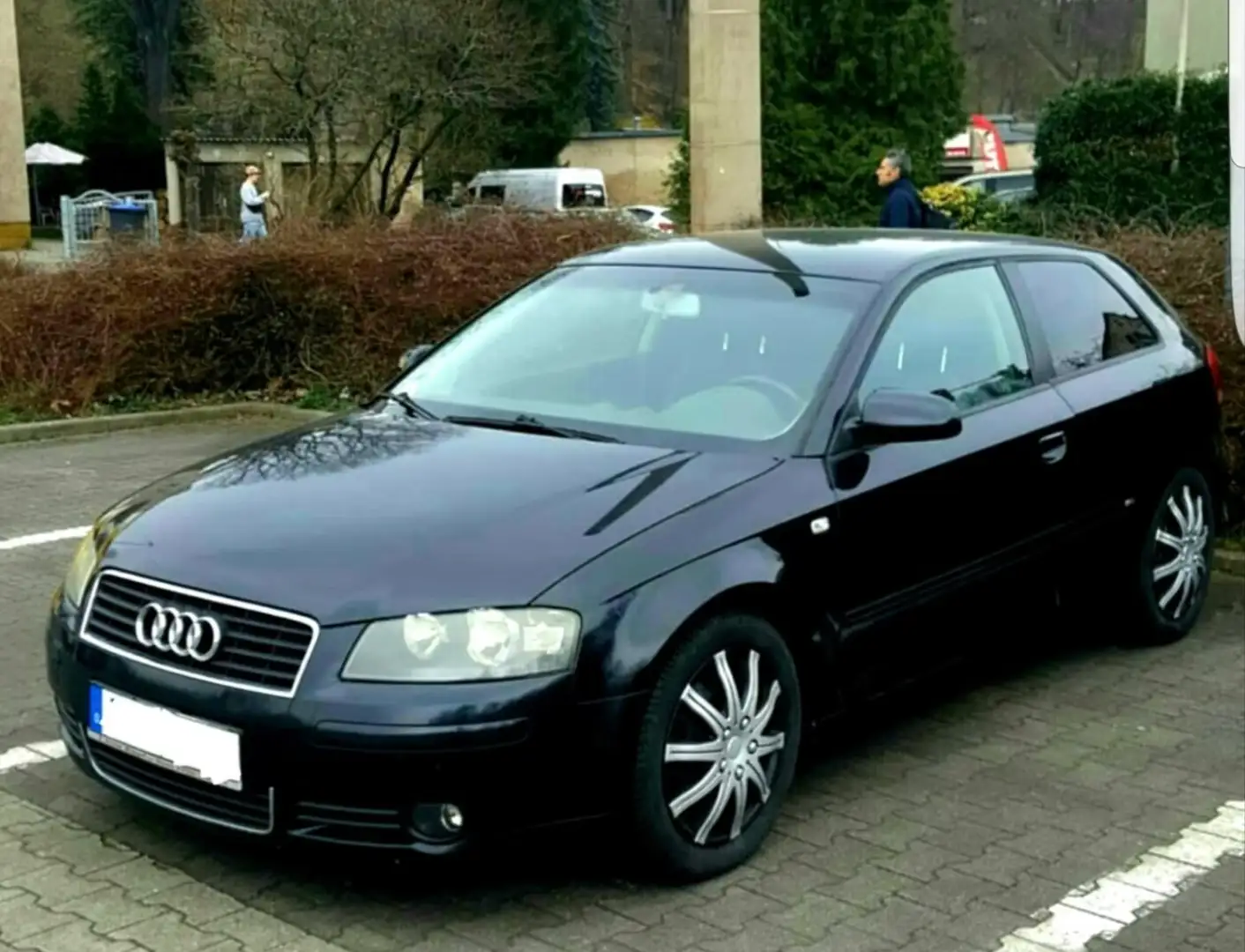 Audi A3 A3 1.6 FSI S Line/Klimaaut./eFH /Sportauspuff/SpFW Schwarz - 1