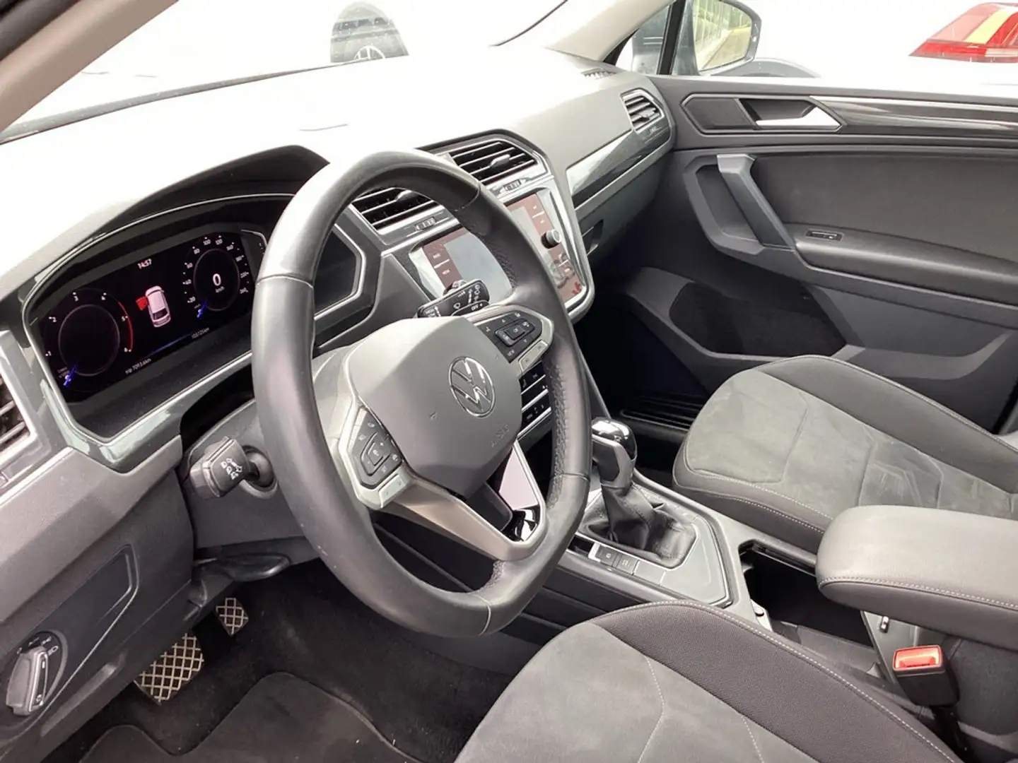 Volkswagen Tiguan 2.0 TDI Elegance Grau - 2
