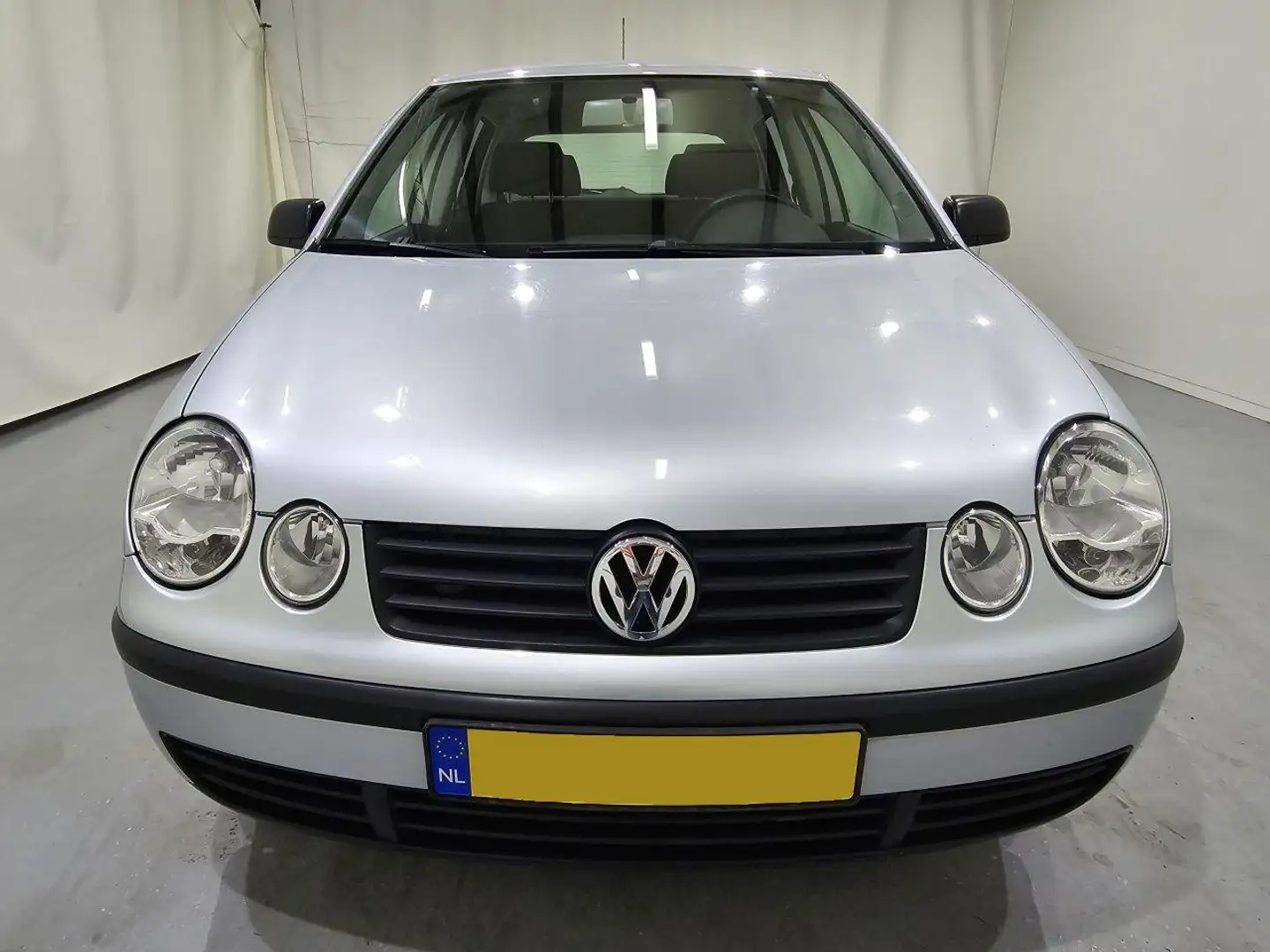 Volkswagen Polo 1.4-16V AUT 5.Drs Grijs - 2