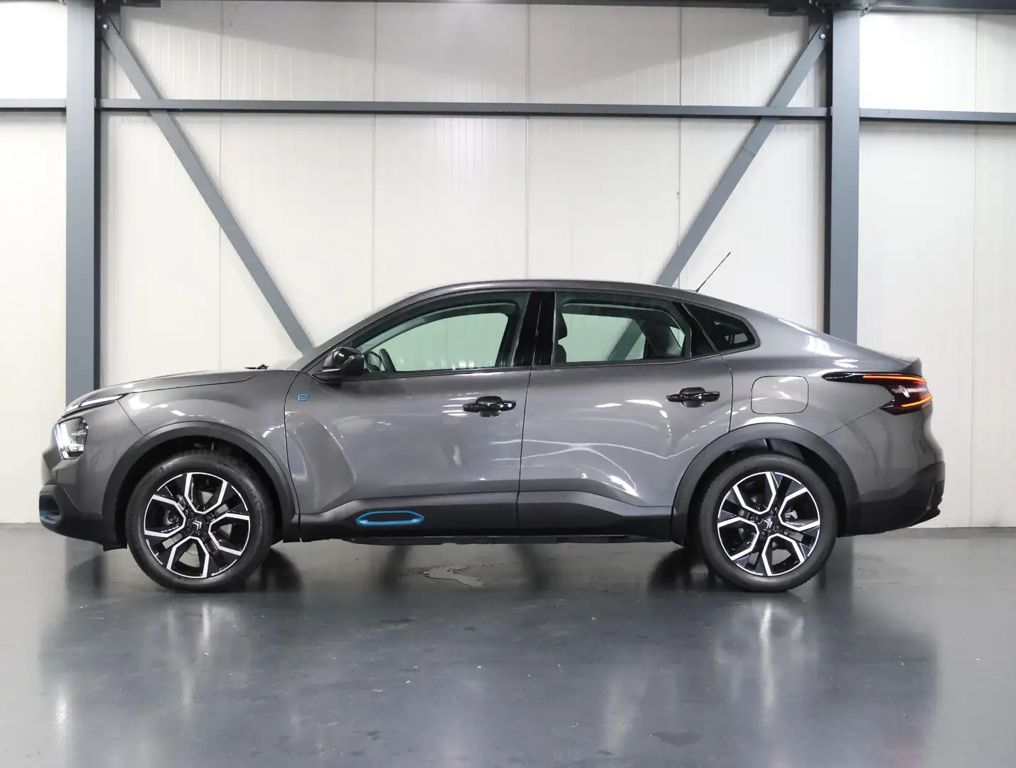 Citroen E-C4 X Feel 50kWh 136PK | 1ste eigenaar | 3 FASE | AppleC Grijs - 2