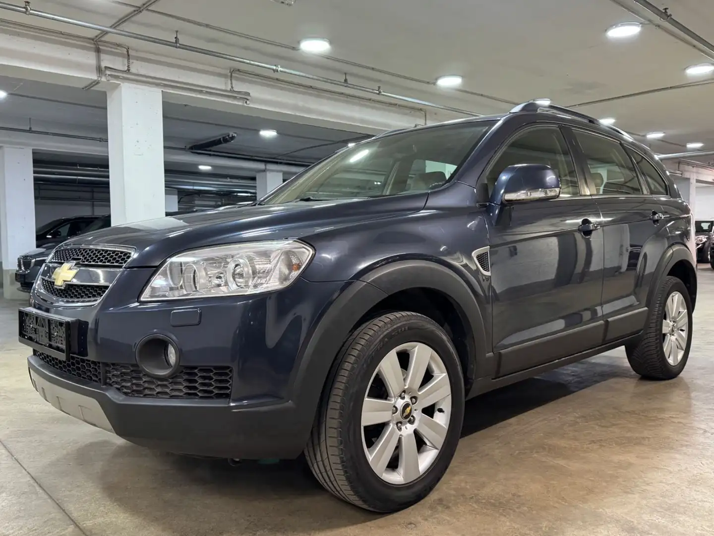 Chevrolet Captiva 2.0 LT 4WD 7-Sitzer~Automatik~Klima~Led. Albastru - 1