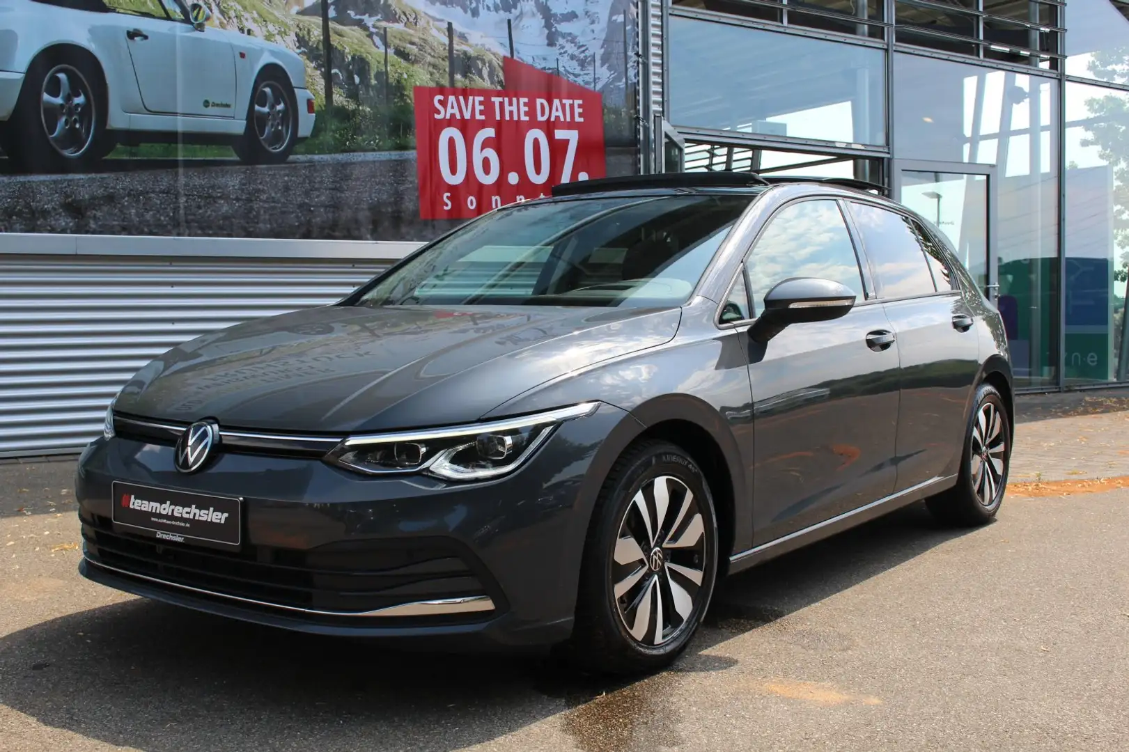 Volkswagen Golf VIII 2.0 TDI DSG Move Grau - 2