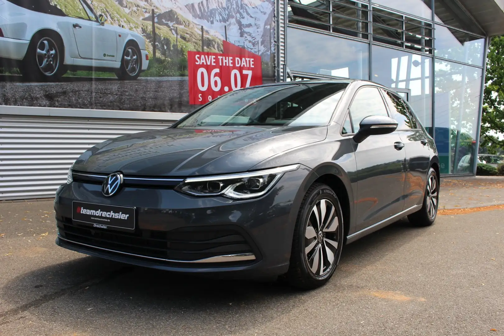 Volkswagen Golf VIII 2.0 TDI DSG Move Grau - 1