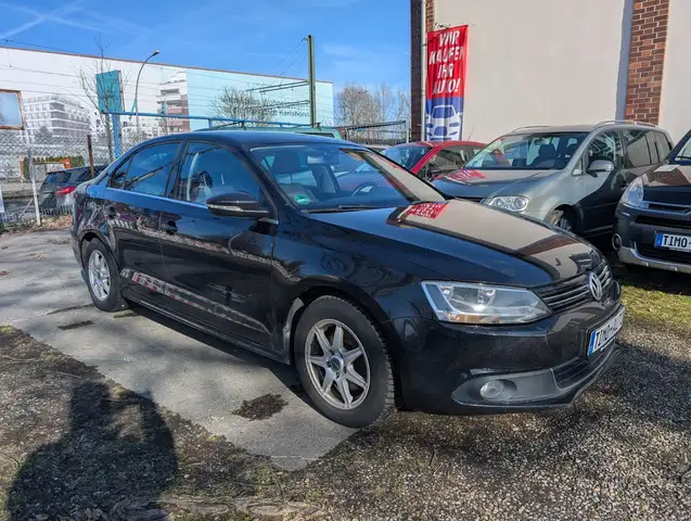 Volkswagen Jetta Jetta Diesel 1.6 TDI Life,Alu,SHZ,TÜV Neu,NR