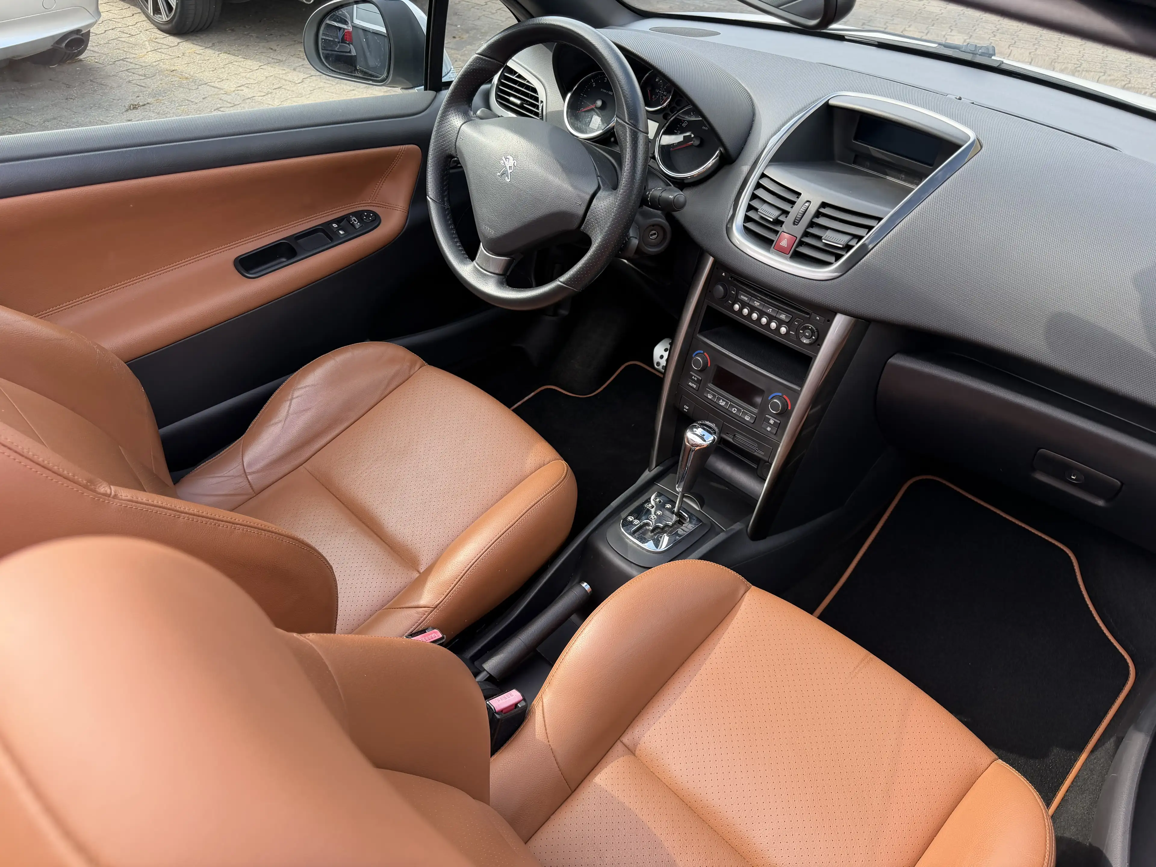 Peugeot 207 CC Allure 120 VTI AUTOMATIK CABRIO 1.Hand Voll S.H — photo 7