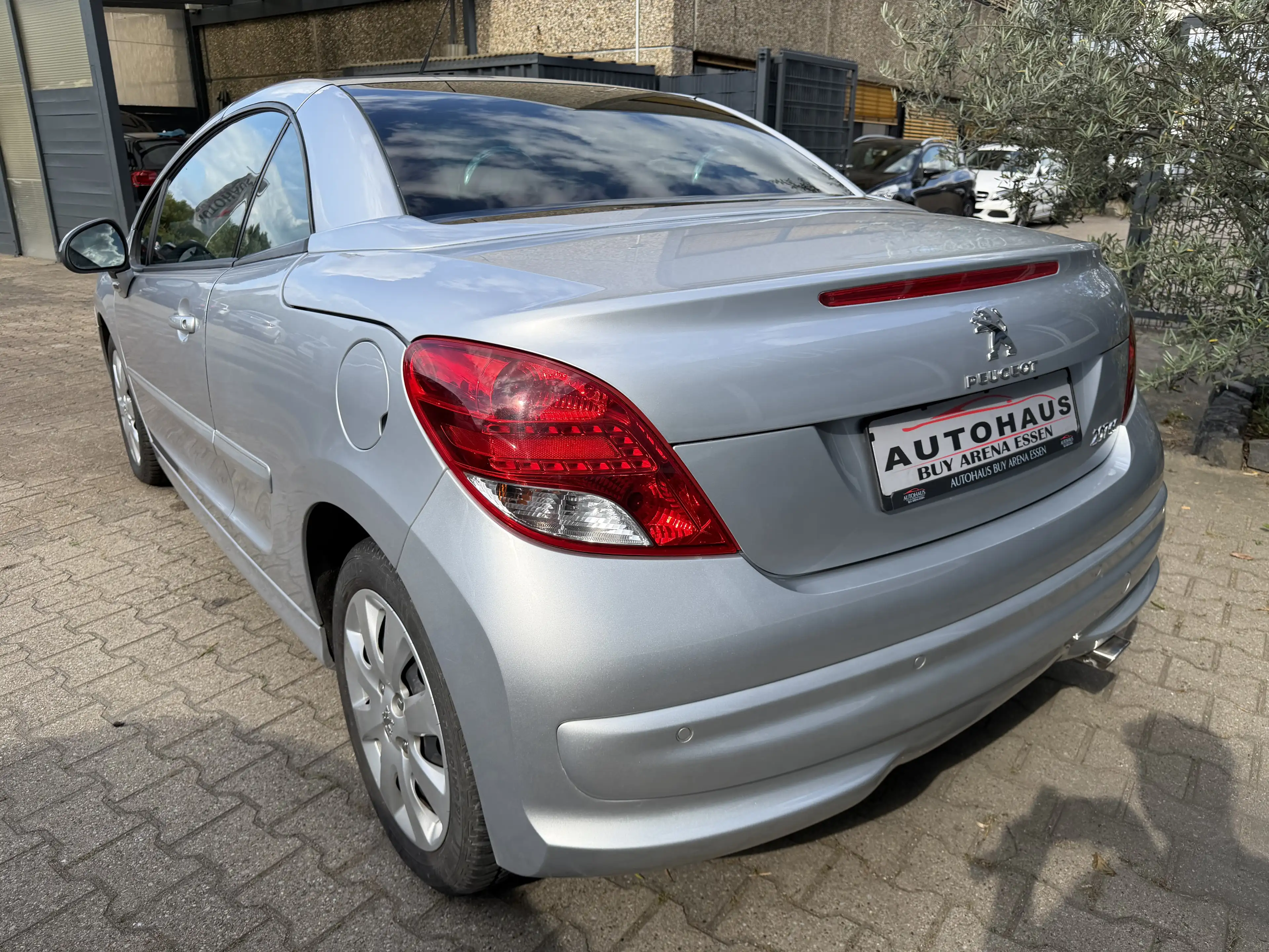 Peugeot 207 CC Allure 120 VTI AUTOMATIK CABRIO 1.Hand Voll S.H — photo 4