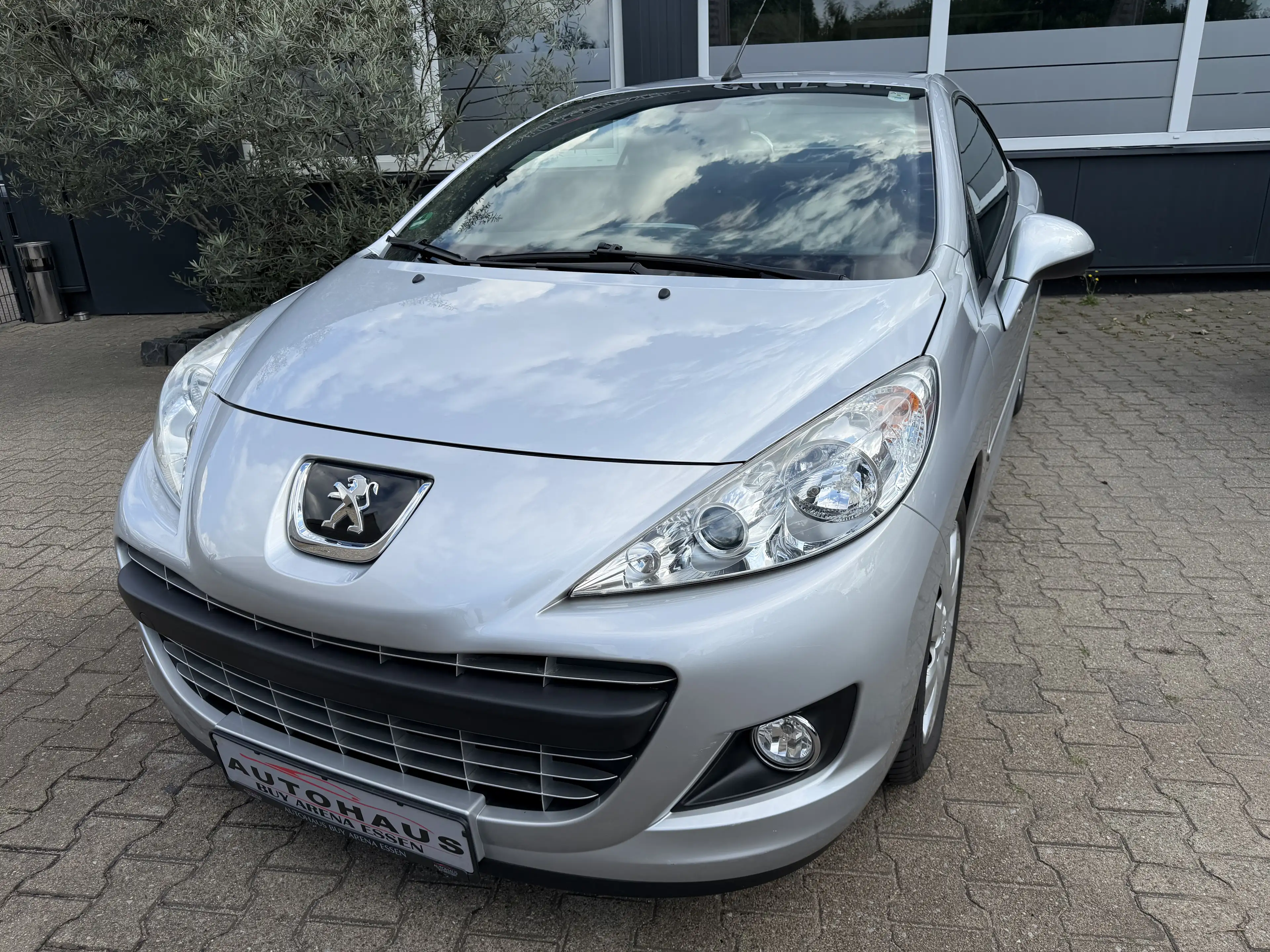 Peugeot 207 CC Allure 120 VTI AUTOMATIK CABRIO 1.Hand Voll S.H — photo 8