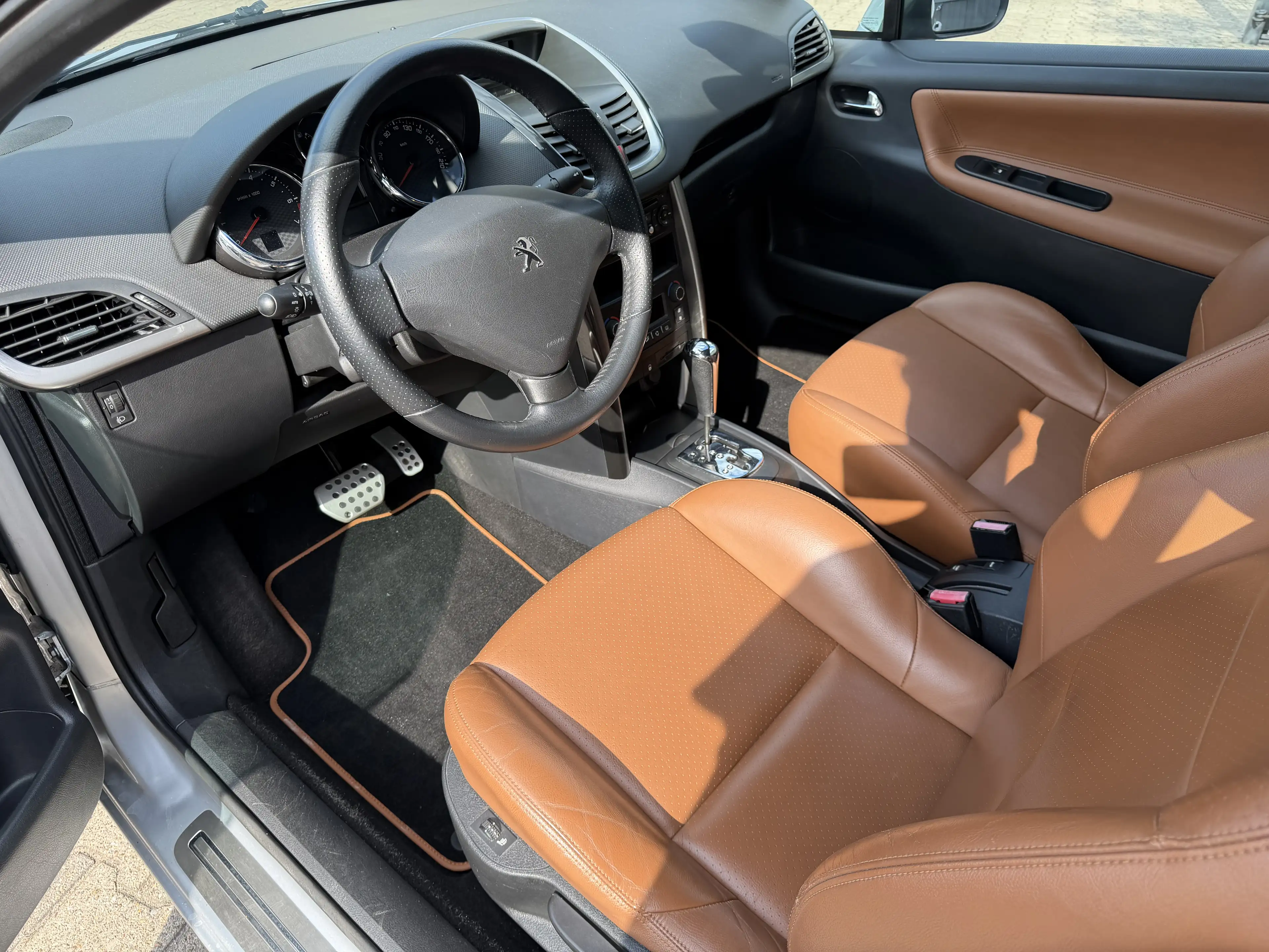 Peugeot 207 CC Allure 120 VTI AUTOMATIK CABRIO 1.Hand Voll S.H — photo 2