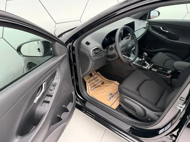 Hyundai i30 view 9