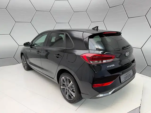 Hyundai i30 view 3