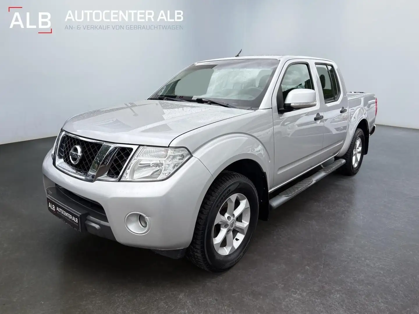 Nissan Navara Pickup Double Cab SE /4X4/KLIMA/SHZ/AHK/T Silber - 1
