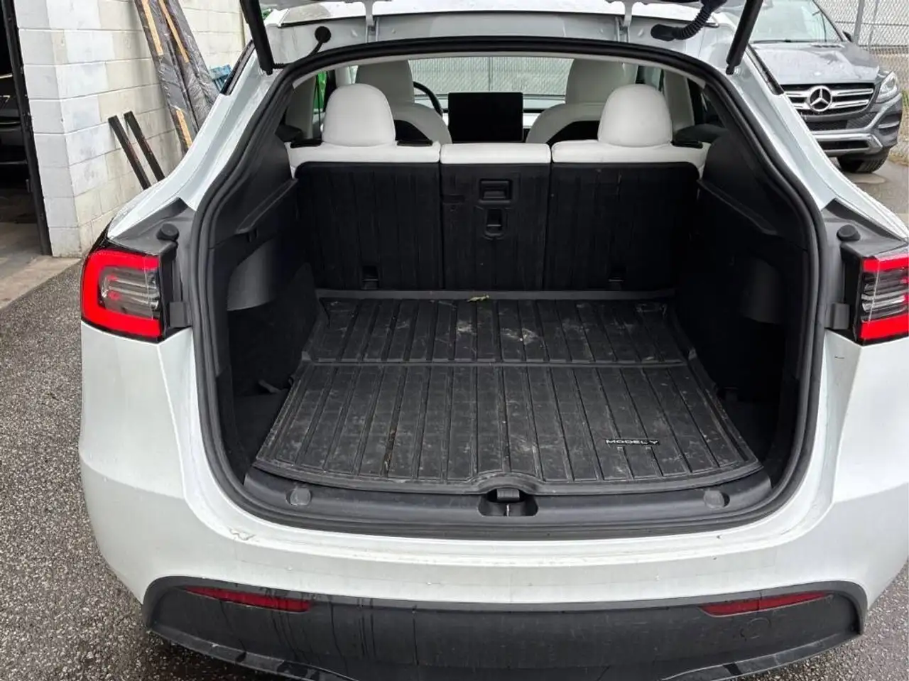 Tesla Model Y fotografie Tesla Model Y