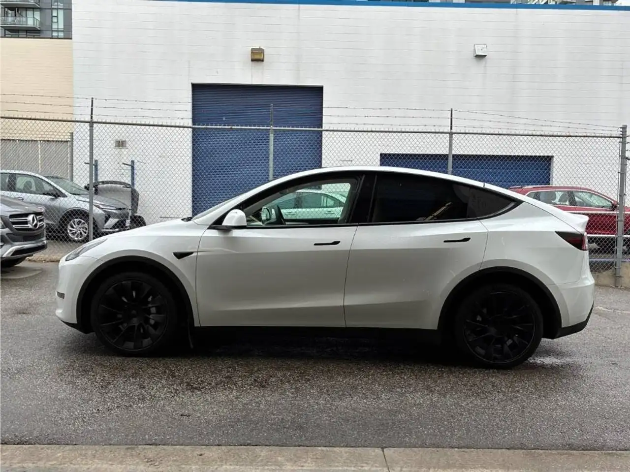 Tesla Model Y fotografie Tesla Model Y
