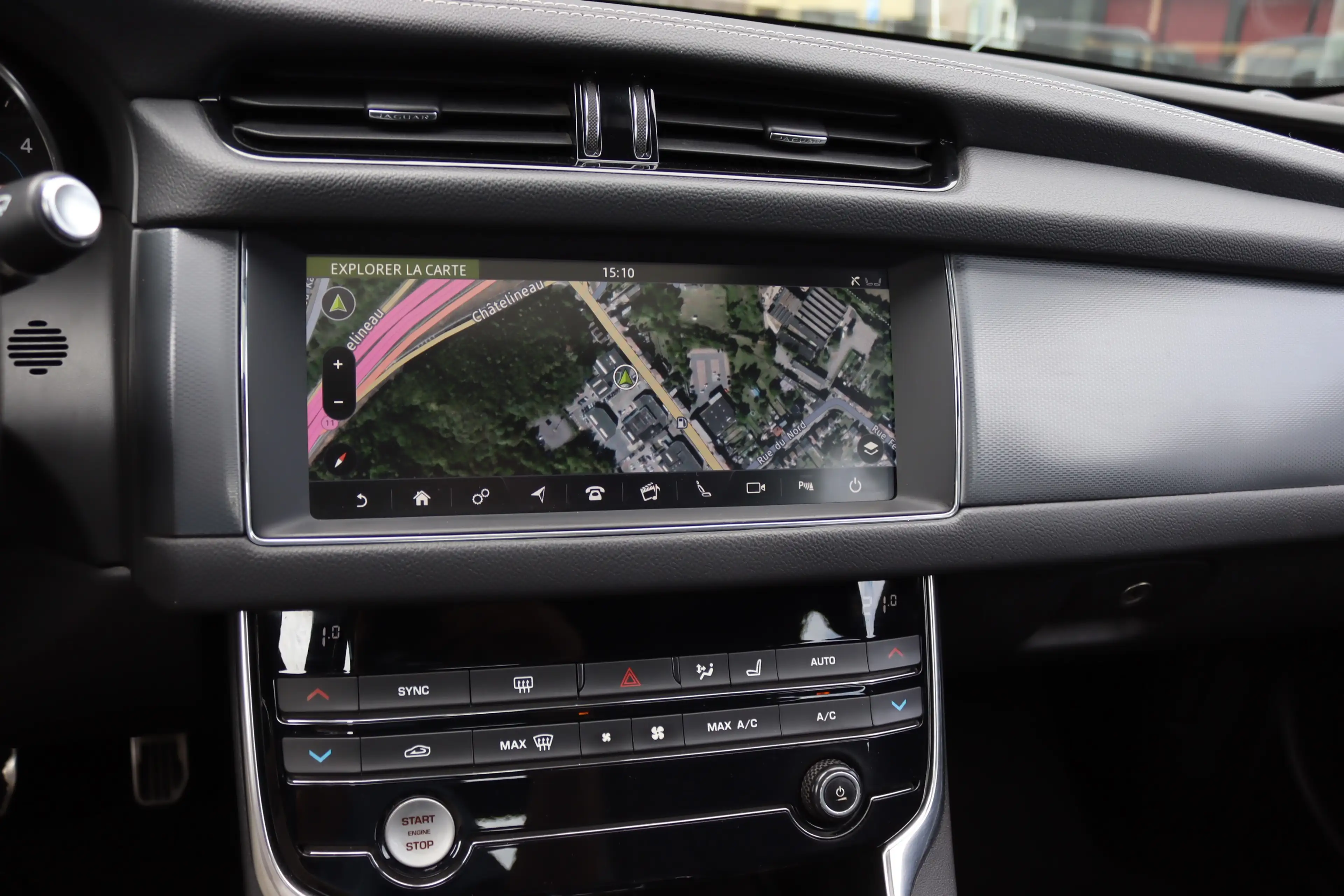 Jaguar XF 2.0D 163CV R-SPORT TOIT PANO GPS CAMERA XENON FULL OPTIONS — photo 13