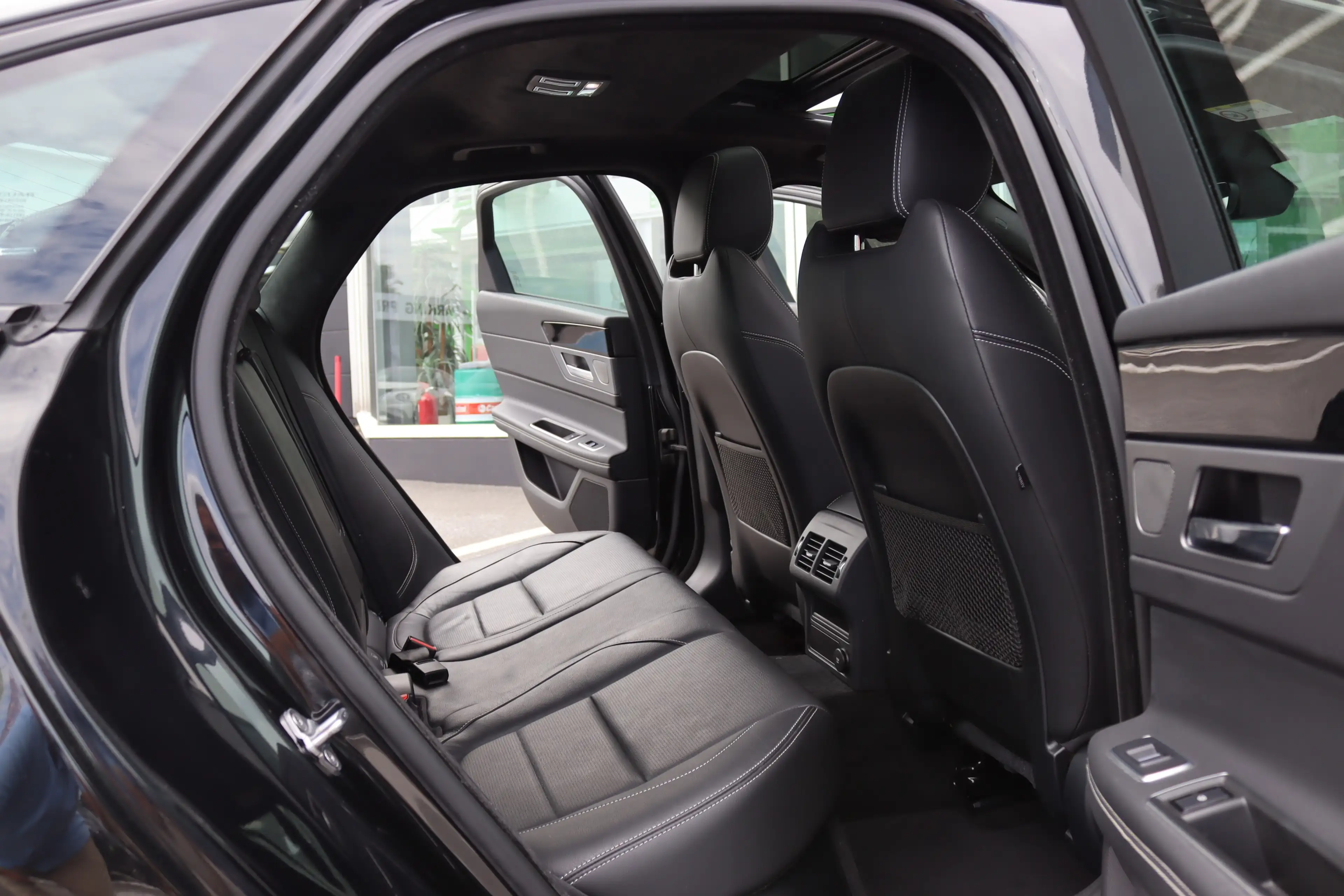Jaguar XF 2.0D 163CV R-SPORT TOIT PANO GPS CAMERA XENON FULL OPTIONS — photo 10