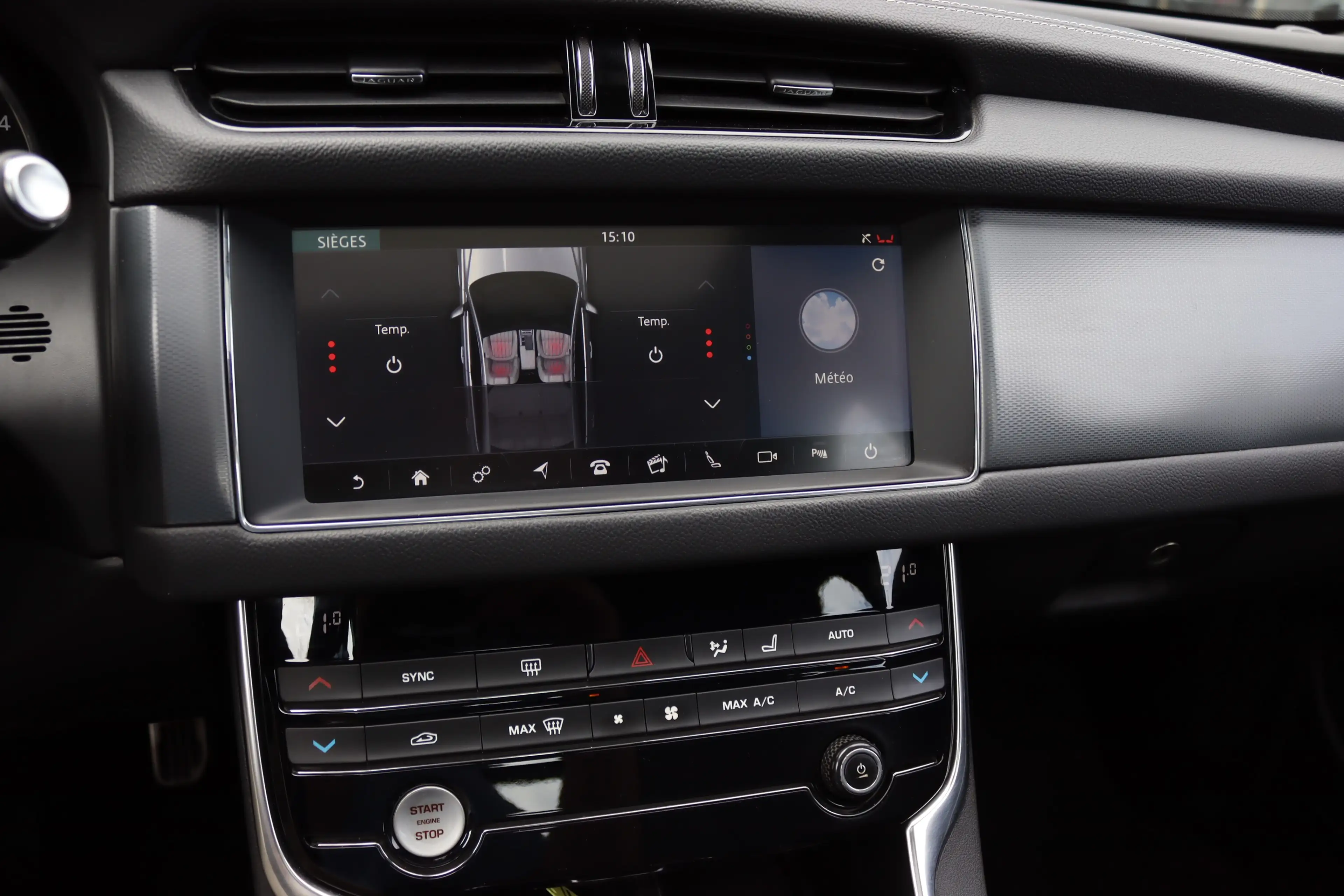 Jaguar XF 2.0D 163CV R-SPORT TOIT PANO GPS CAMERA XENON FULL OPTIONS — photo 15
