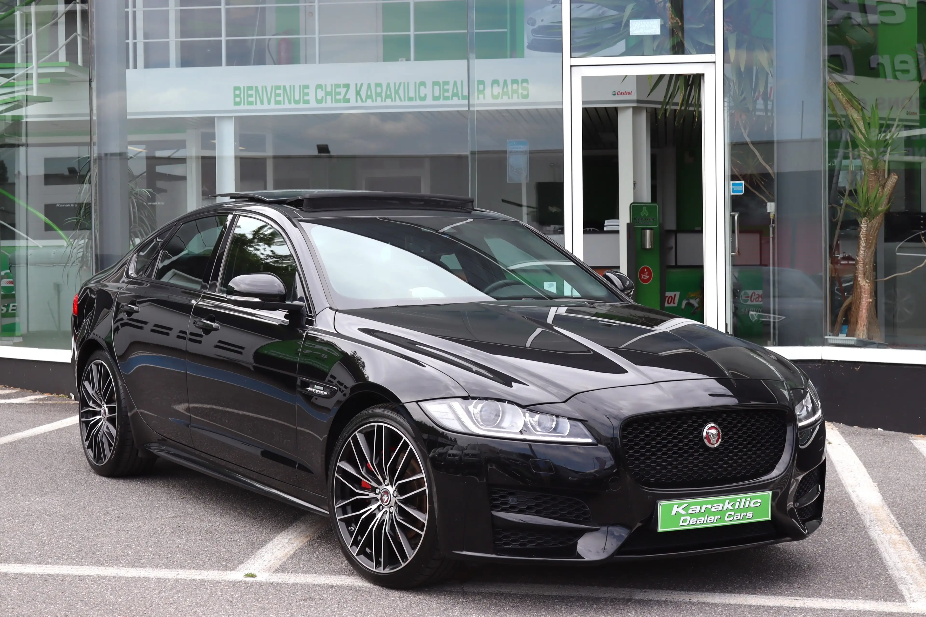 Jaguar XF 2.0D 163CV R-SPORT TOIT PANO GPS CAMERA XENON FULL OPTIONS