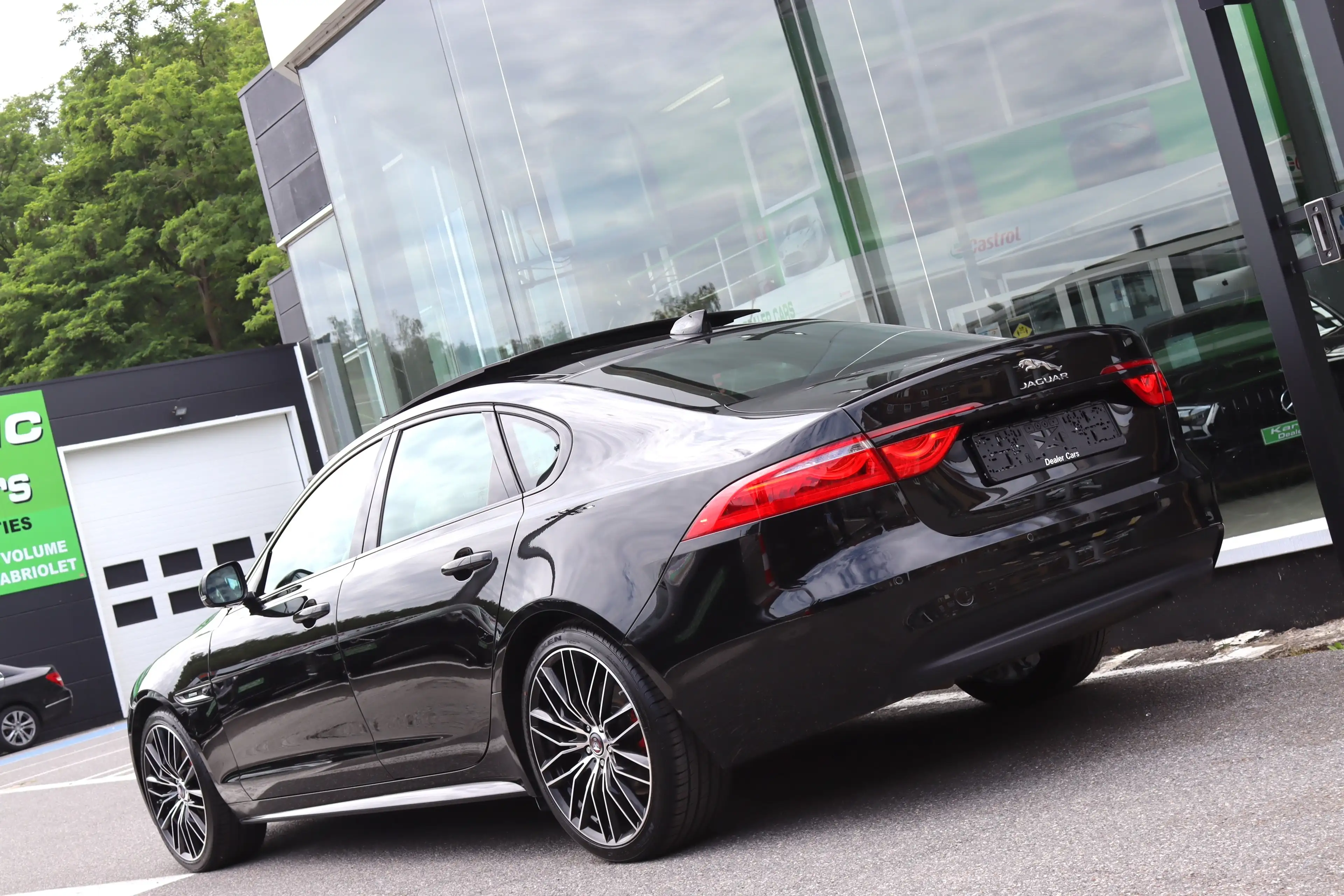 Jaguar XF 2.0D 163CV R-SPORT TOIT PANO GPS CAMERA XENON FULL OPTIONS — photo 2
