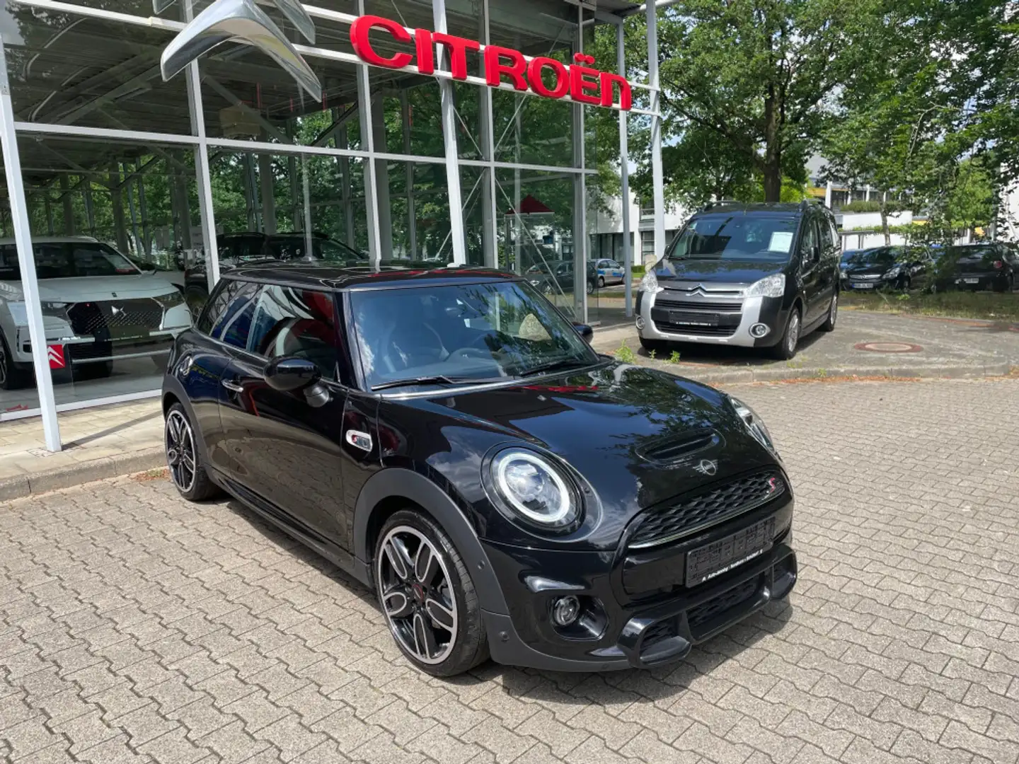 MINI Cooper S Aut.-JCW-Navi-LED-Pano-Kamera Zwart - 2