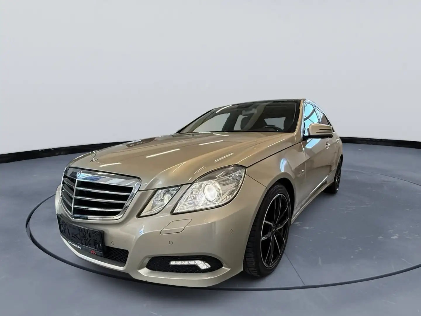 Mercedes-Benz E 300 E 300 Avantgarde BlueEfficiency CDI Aut. Gold - 2