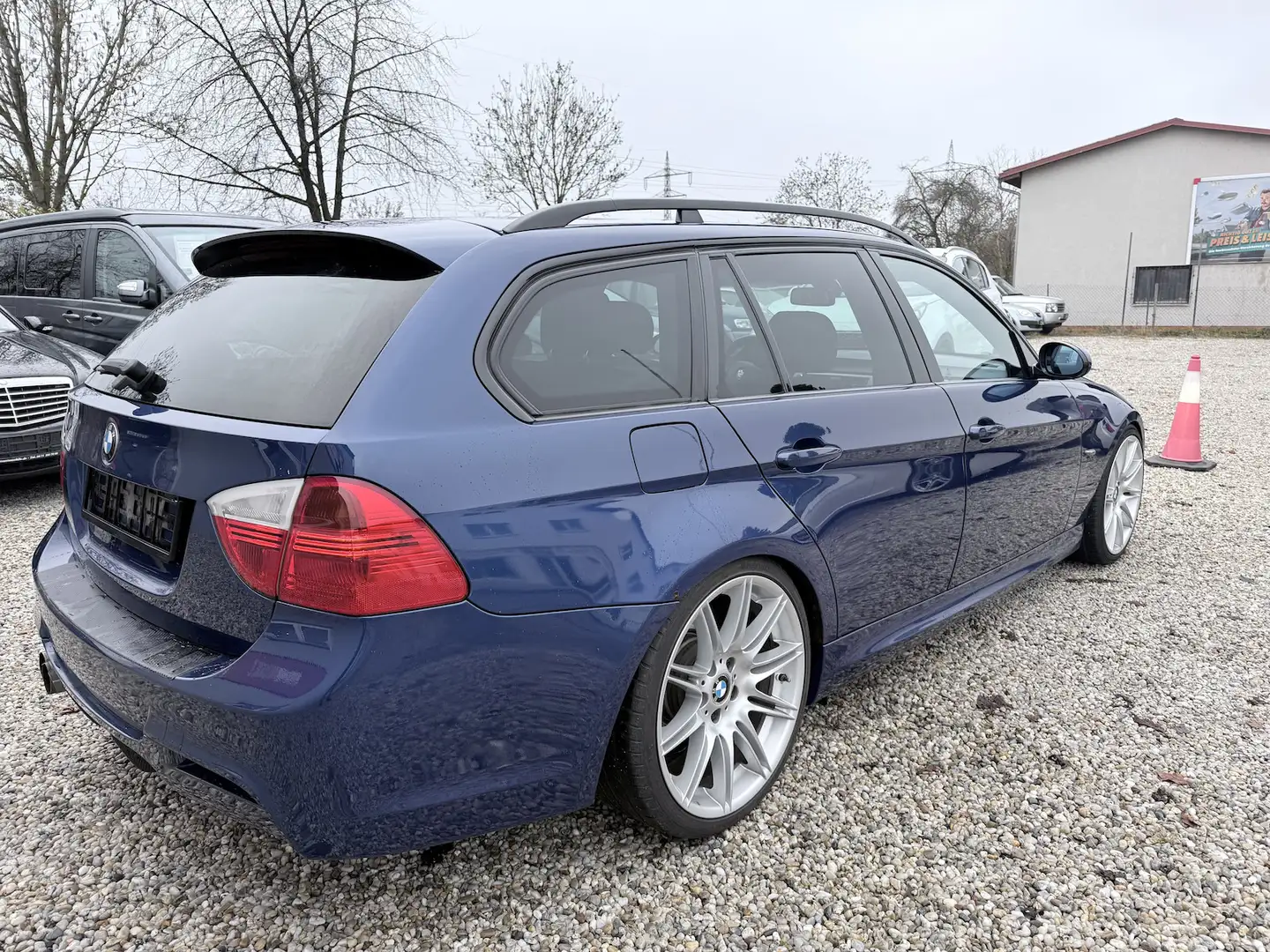 BMW 320 320i M SPORT PAKET Alcantara Xenon Panorama `19 Blau - 2