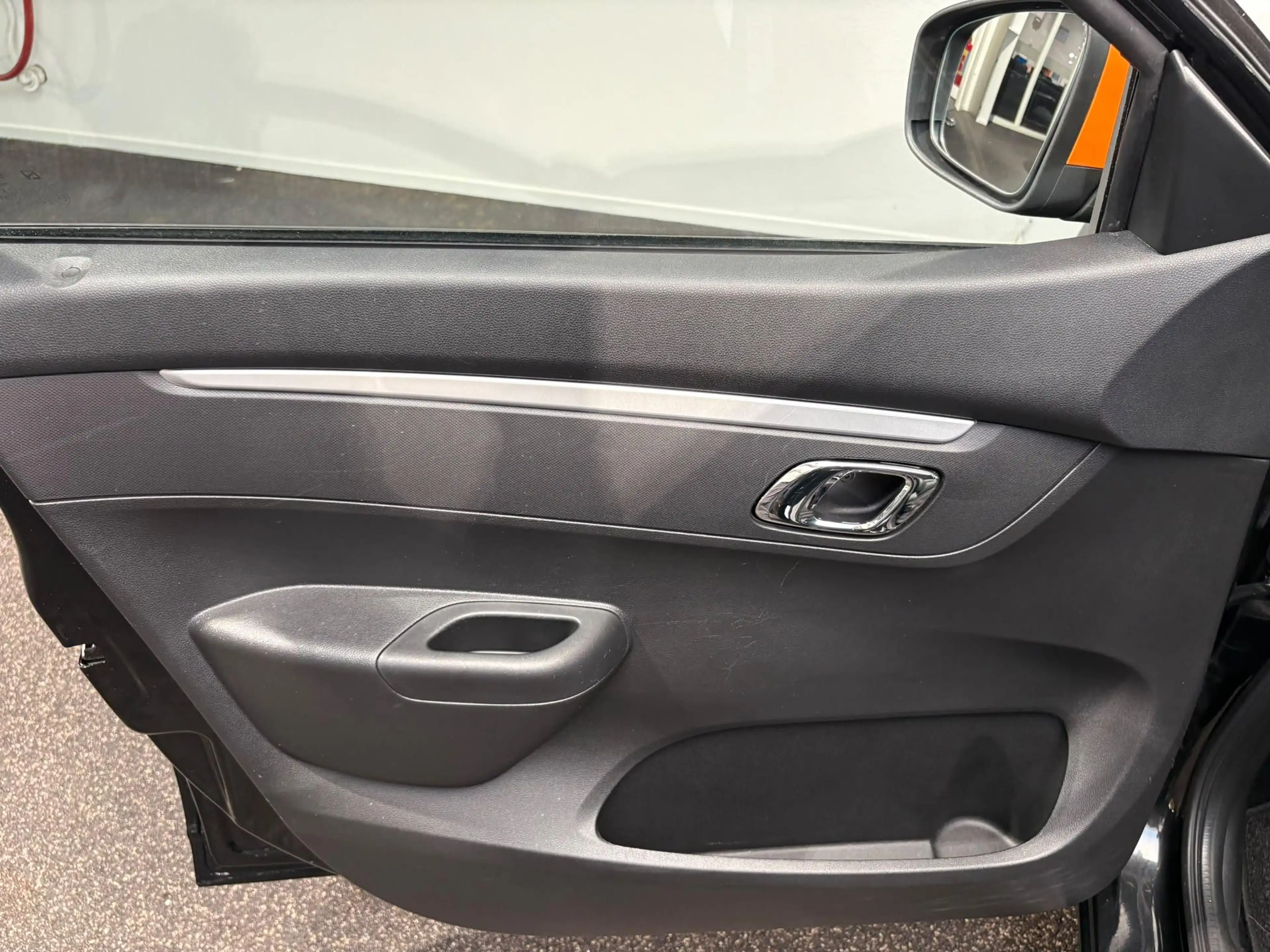 Dacia Spring Comfort Plus 27 kWh | Navigatie | Airco | Camera | — photo 19