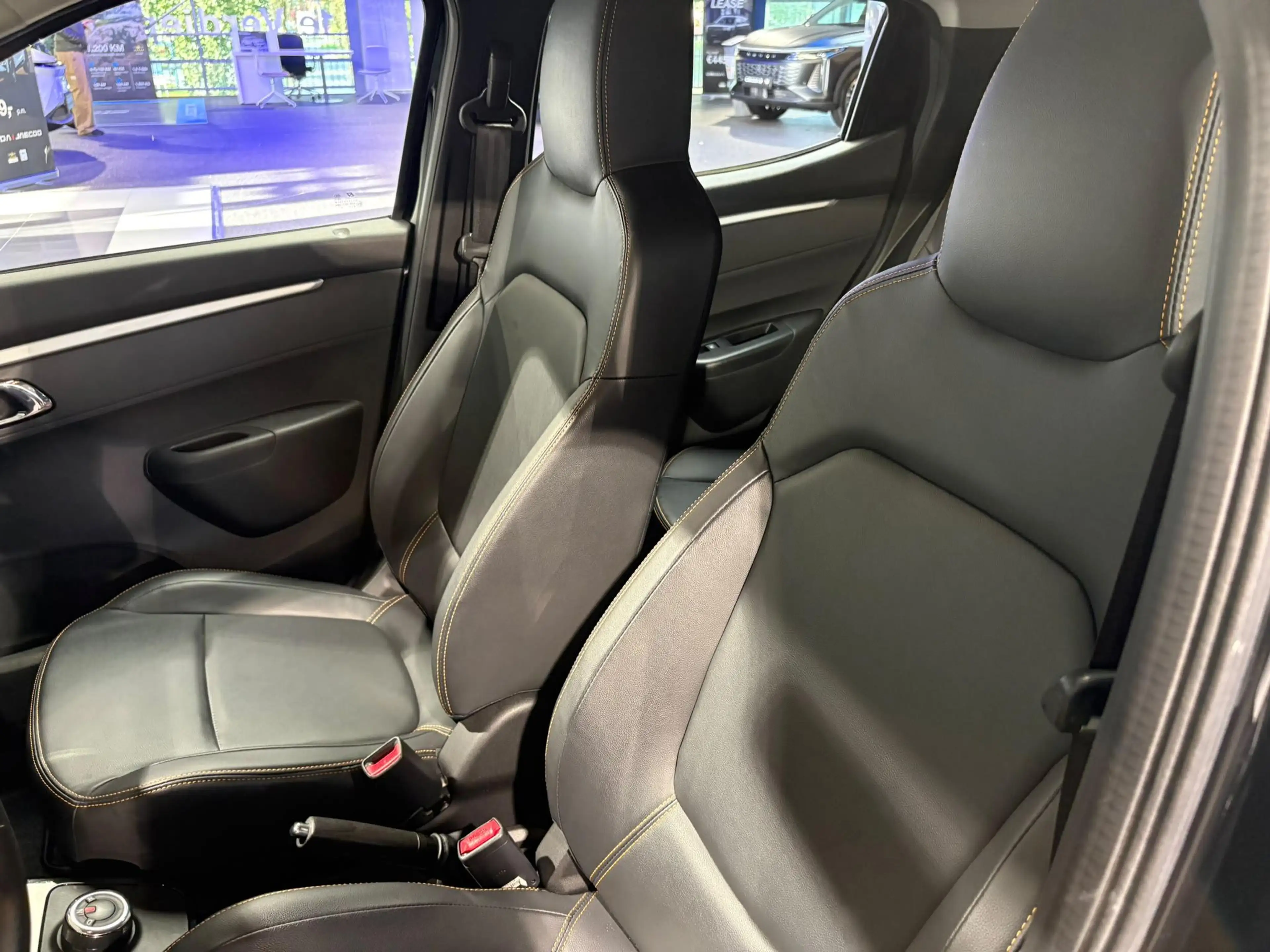 Dacia Spring Comfort Plus 27 kWh | Navigatie | Airco | Camera | — photo 6
